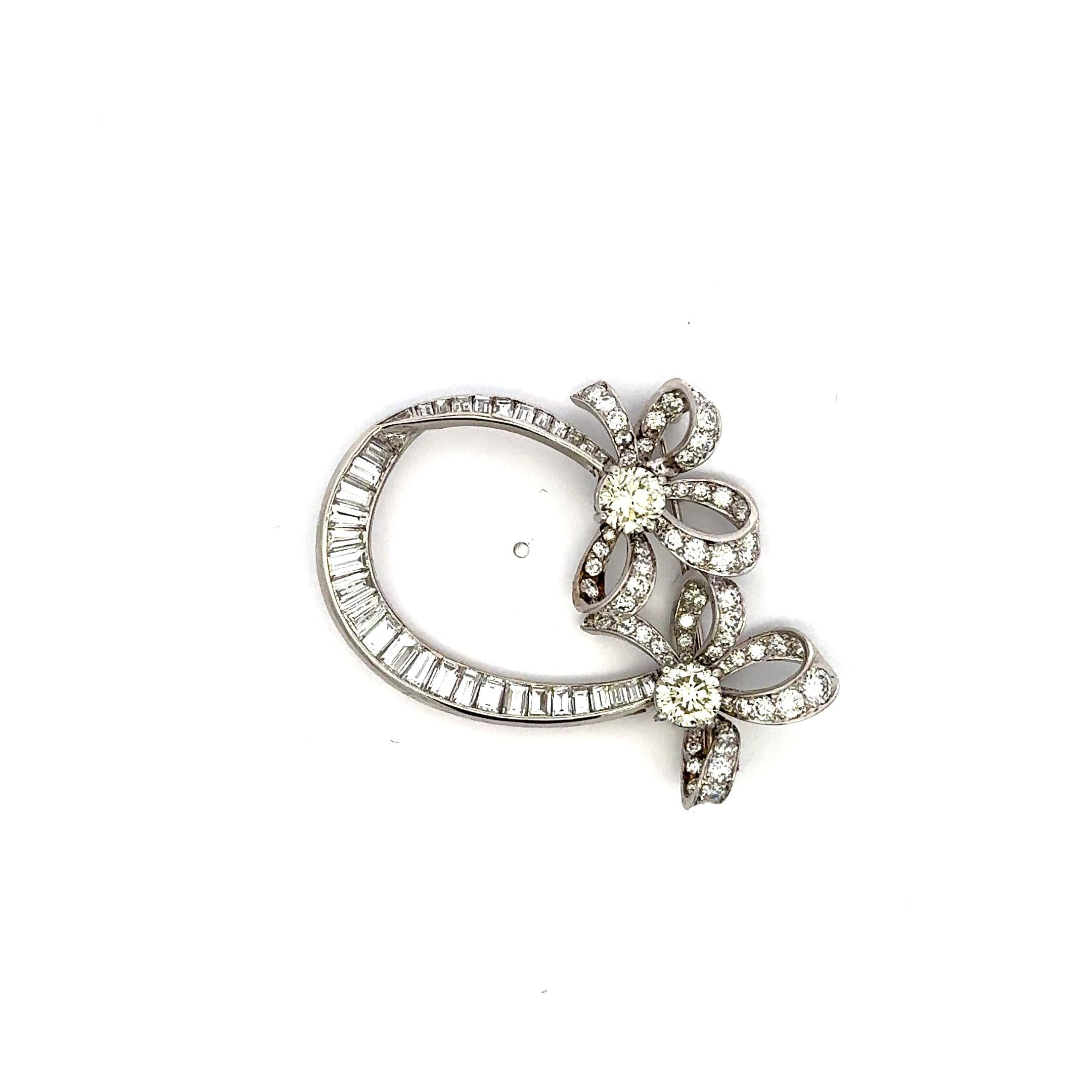 Platinum Pin Brooch with 8.05 Carat Round and Baguette Diamonds O VS1/VS2 GIA