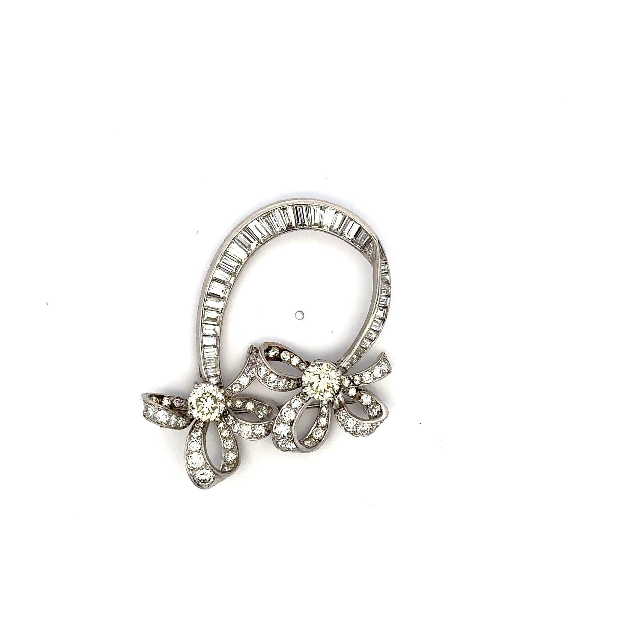 Platinum Pin Brooch with 8.05 Carat Round and Baguette Diamonds O VS1/VS2 GIA