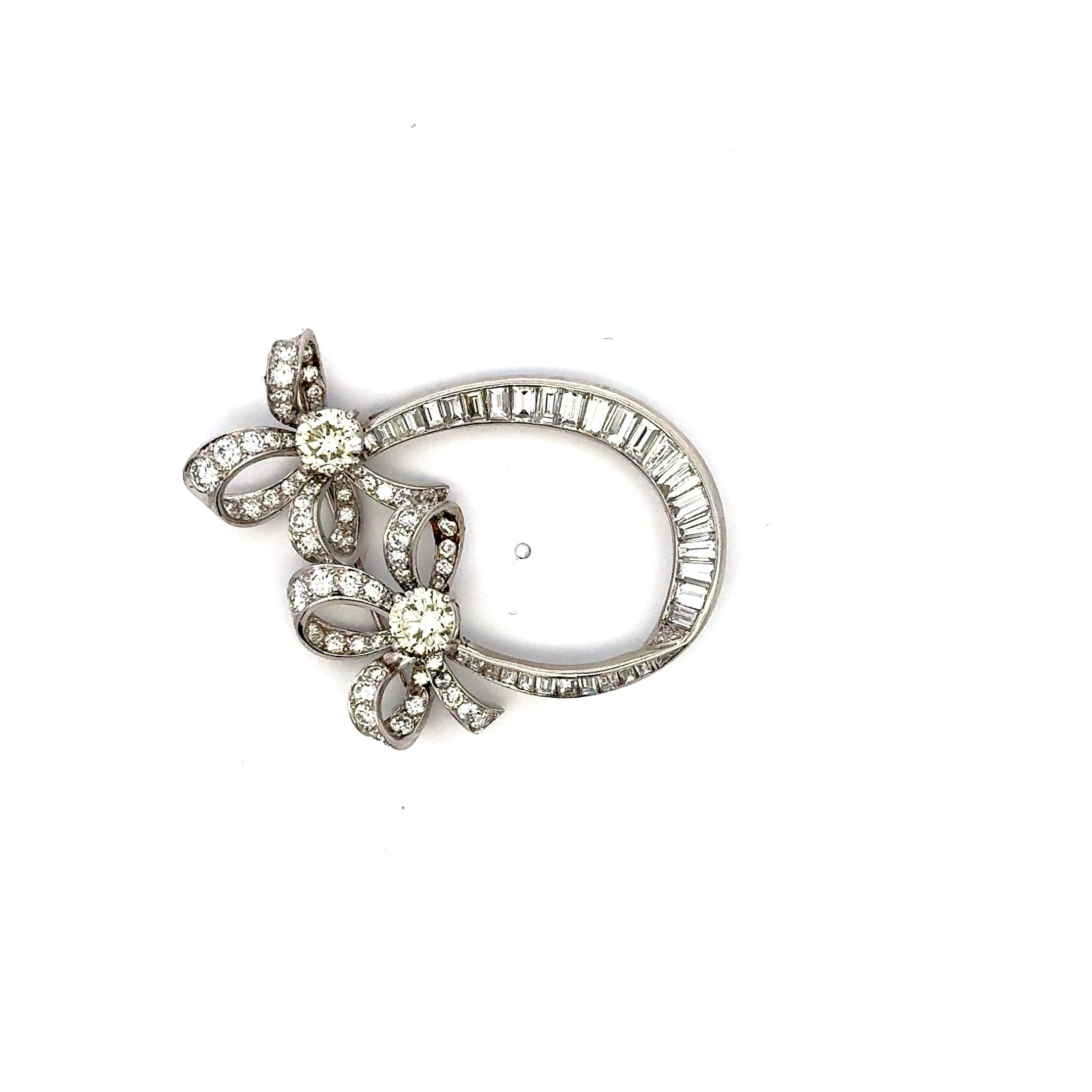 Platinum Pin Brooch with 8.05 Carat Round and Baguette Diamonds O VS1/VS2 GIA