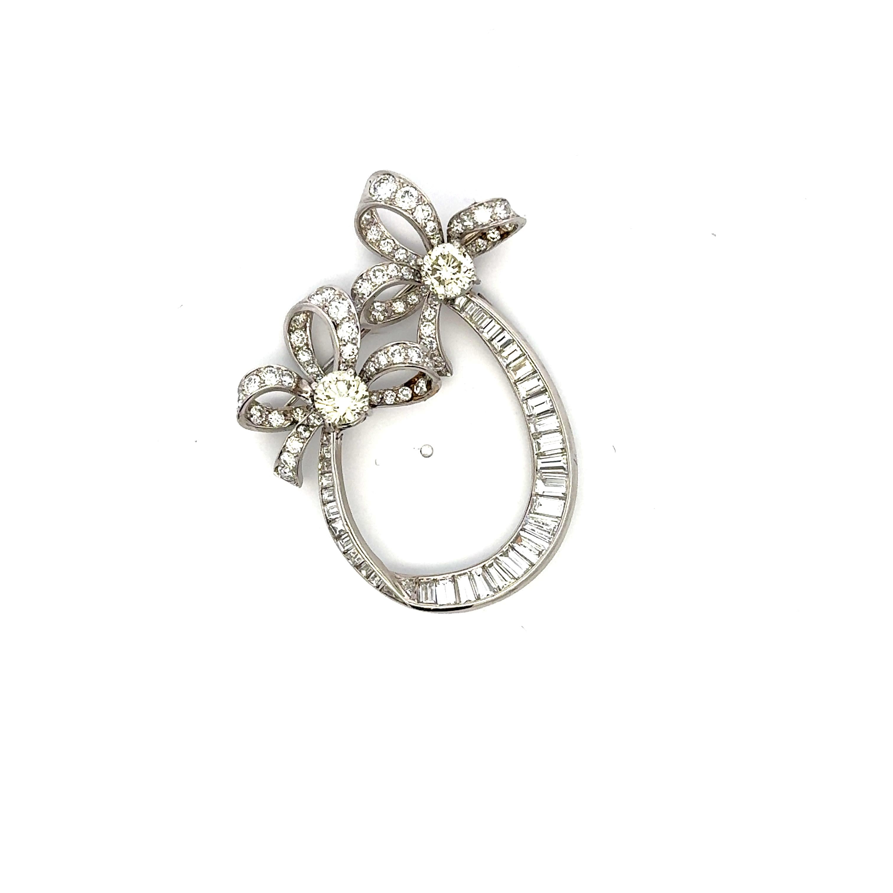 Platinum Pin Brooch with 8.05 Carat Round and Baguette Diamonds O VS1/VS2 GIA