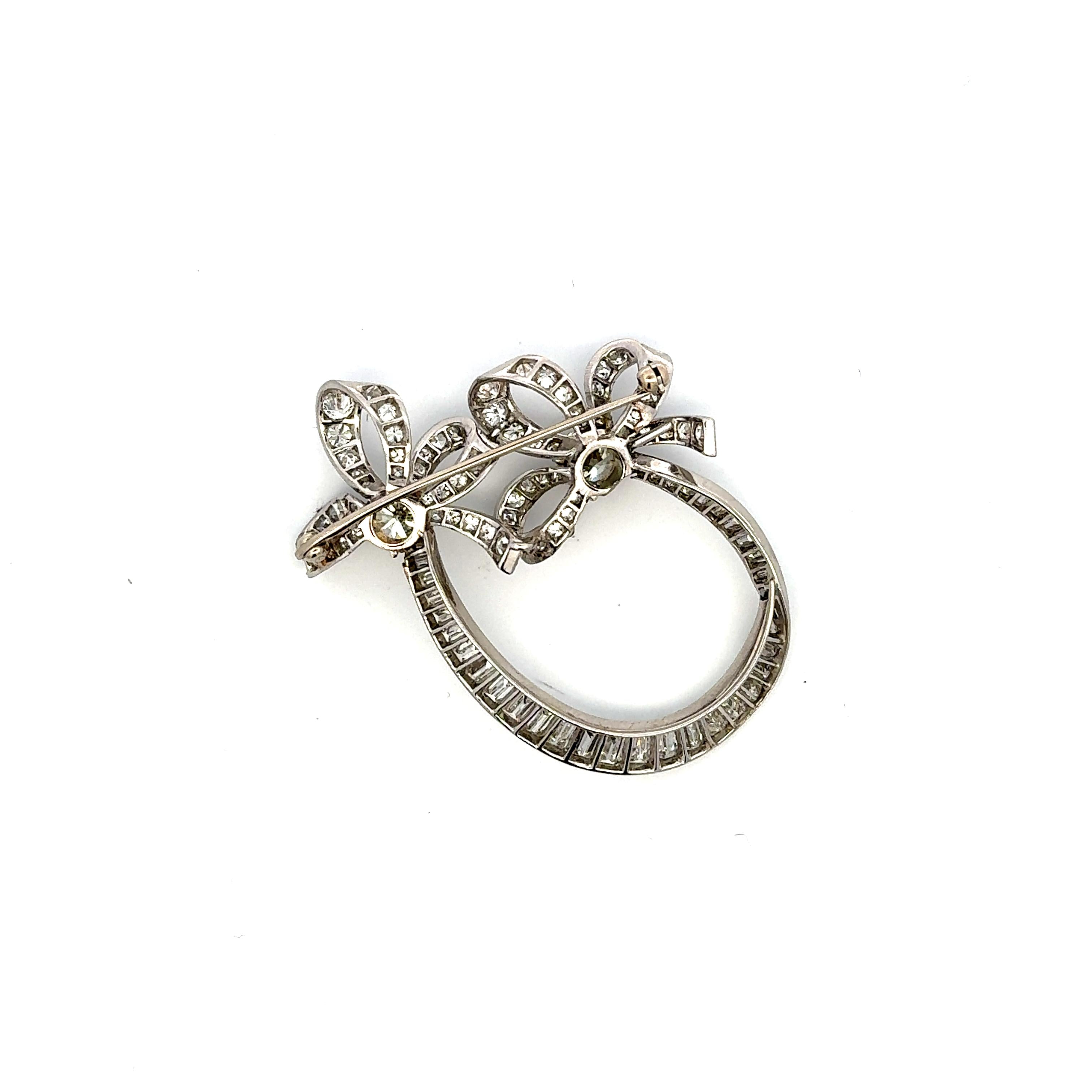 Platinum Pin Brooch with 8.05 Carat Round and Baguette Diamonds O VS1/VS2 GIA