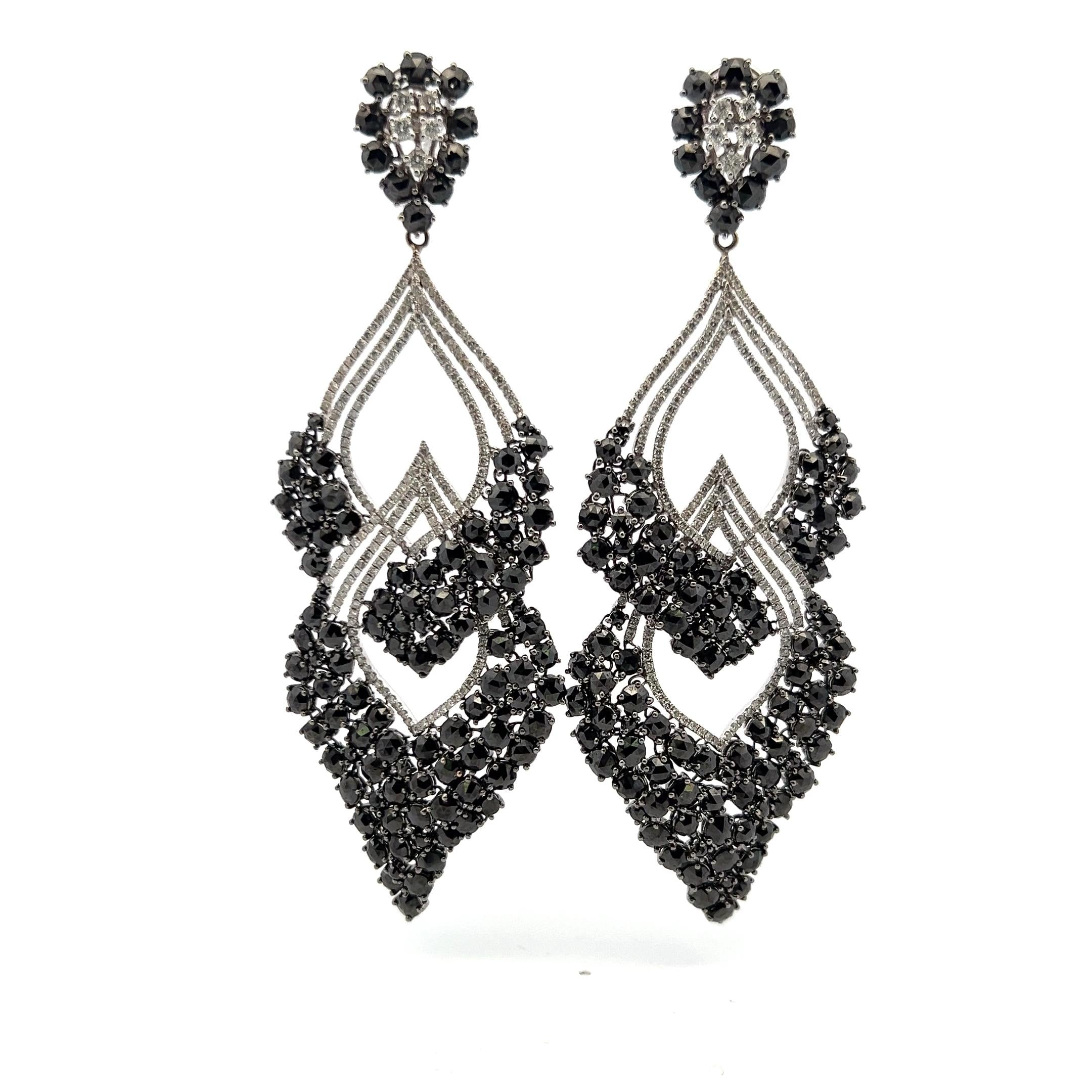 Vintage 18K White Gold Dangling Earrings with 25.91 Carat Black Diamonds