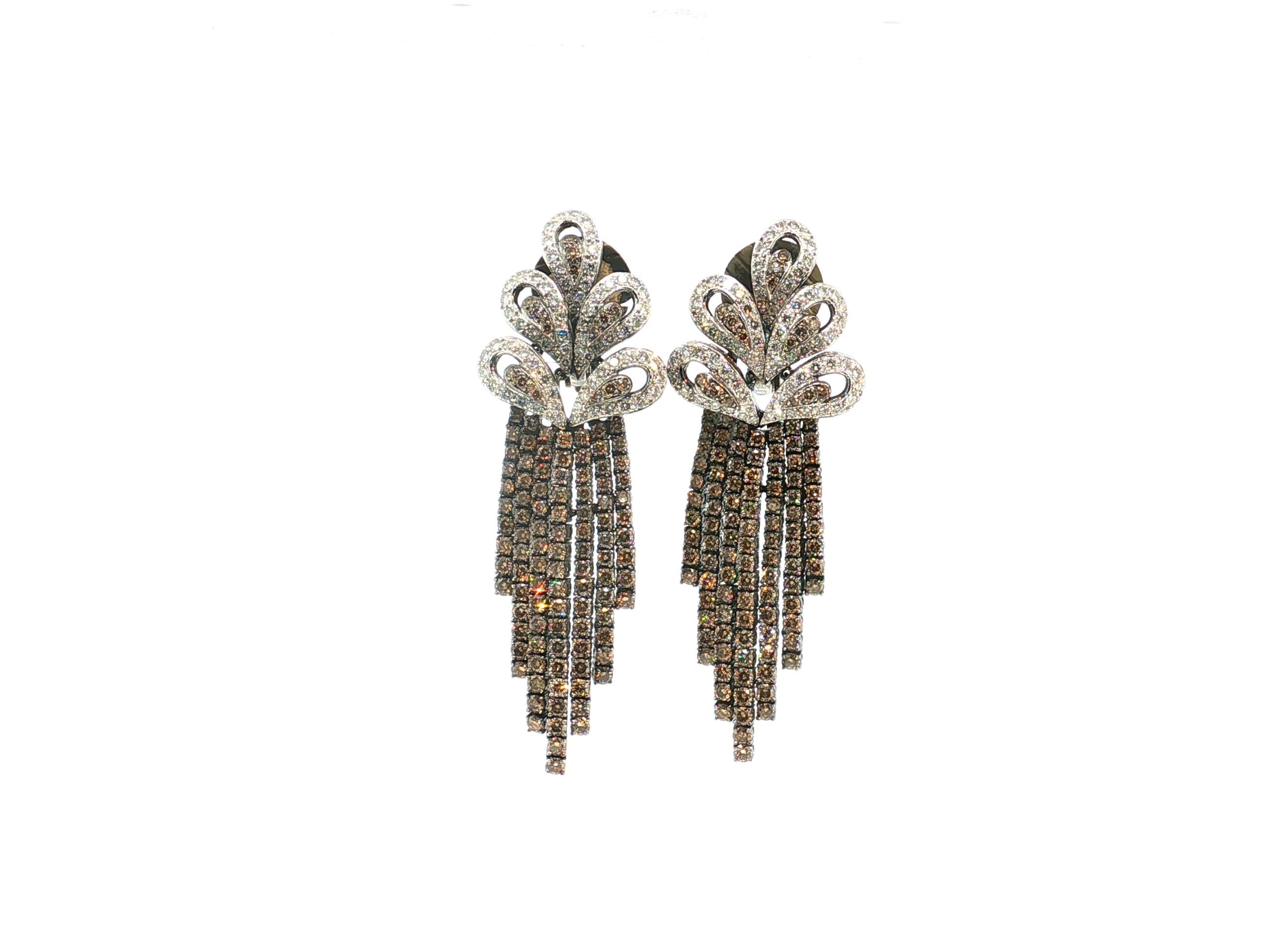 18K Two Tone Gold Chandelier Earrings with 25.3 Carat Round Diamonds