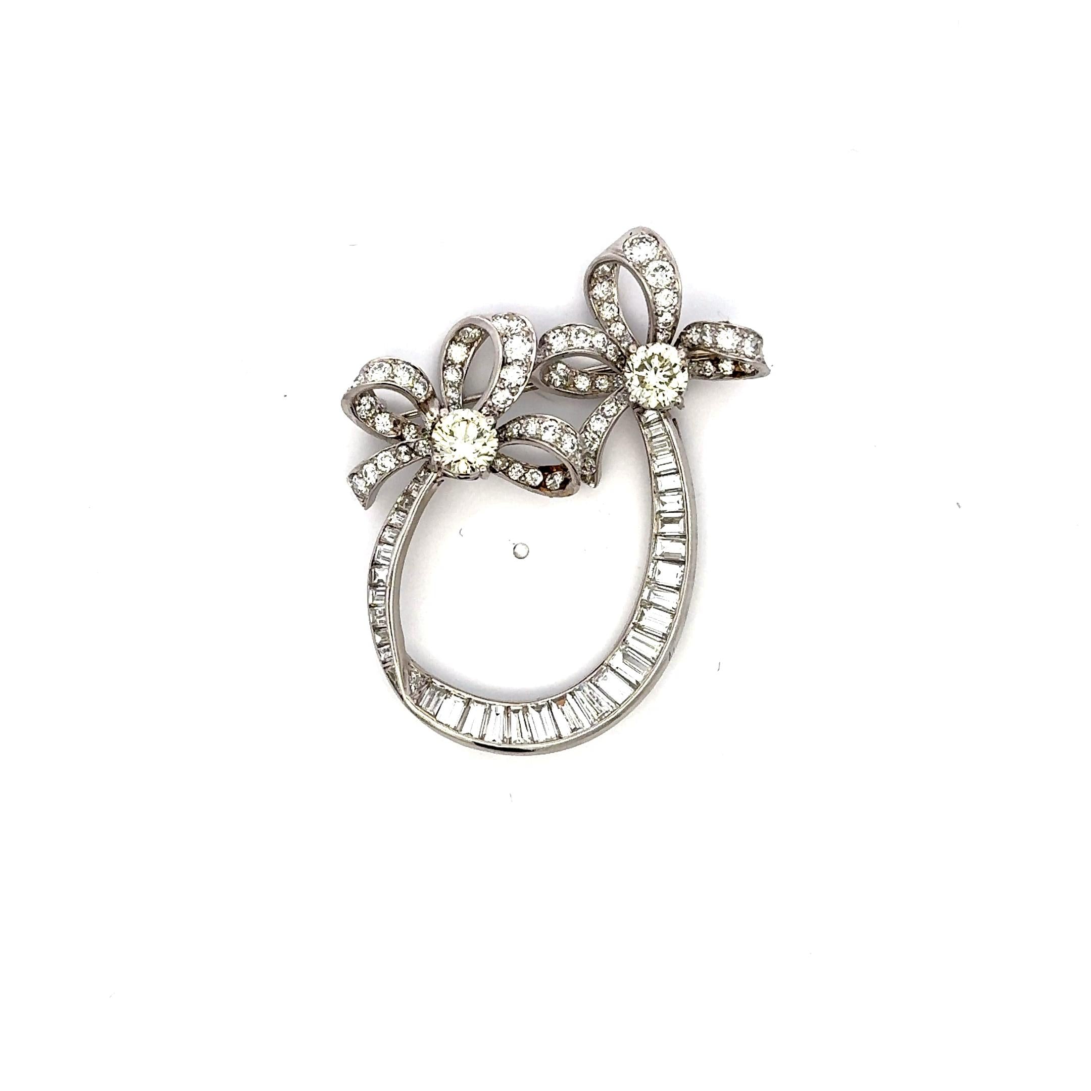 Platinum Pin Brooch with 8.05 Carat Round and Baguette Diamonds O VS1/VS2 GIA