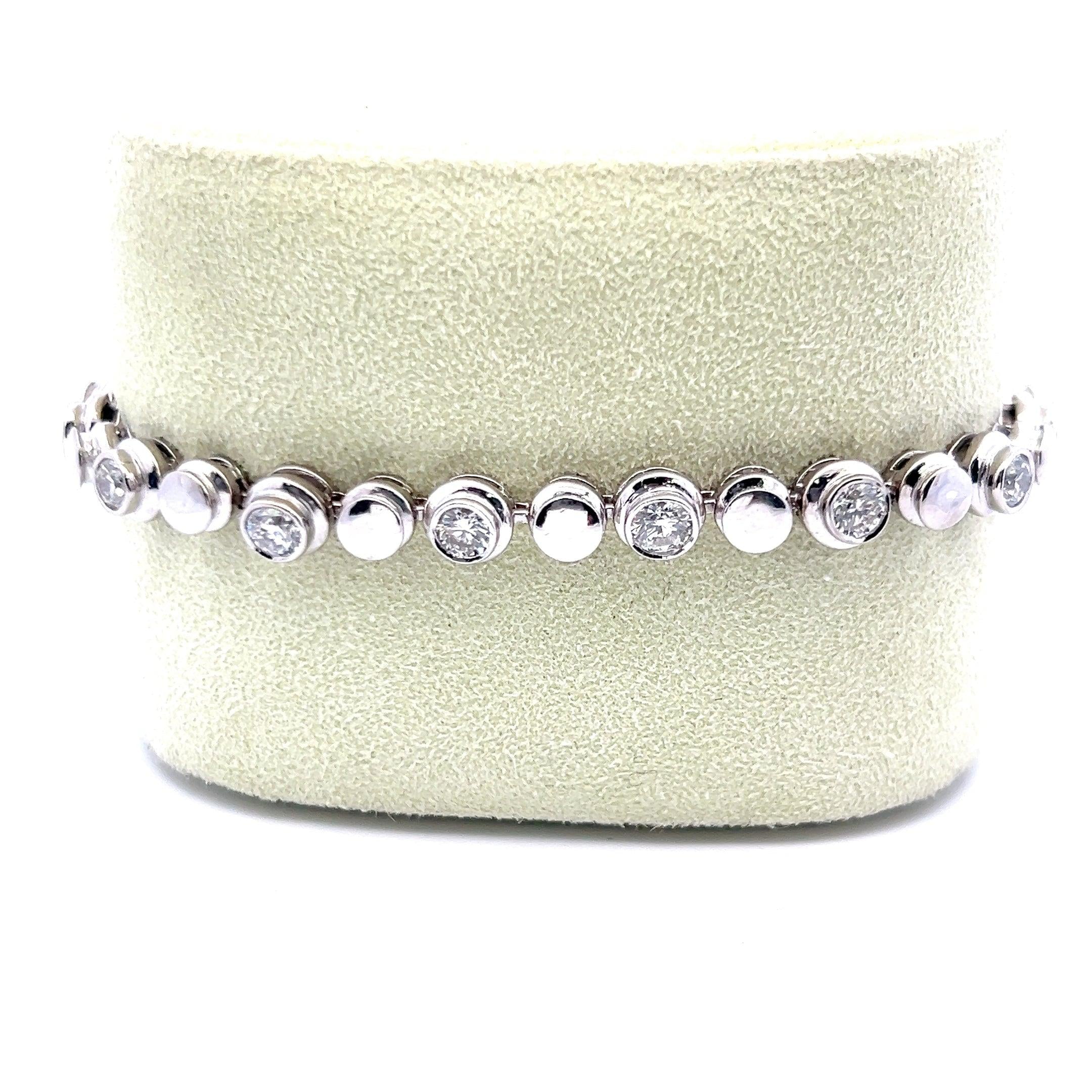 3.50 Carat Round Brilliant I-SI1 Diamond 18 Karat White Gold Bracelet