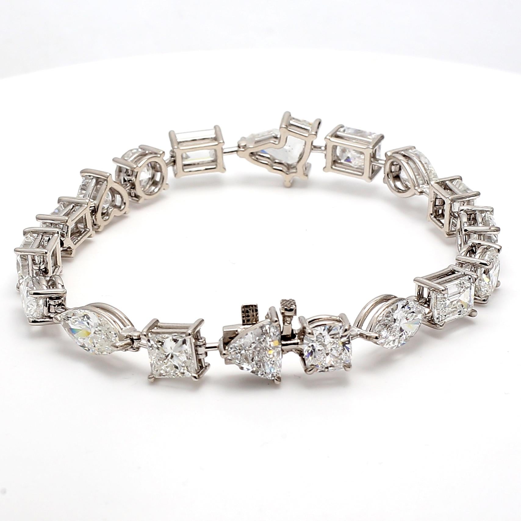 16.86 Carat Mixed-Cut D-G High Quality Diamond 18K White Gold Tennis Bracelet