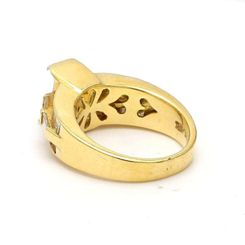 1.12 Carat Tapered Baguette Shape Diamond 18 Karat Yellow Gold Gems Stone Ring
