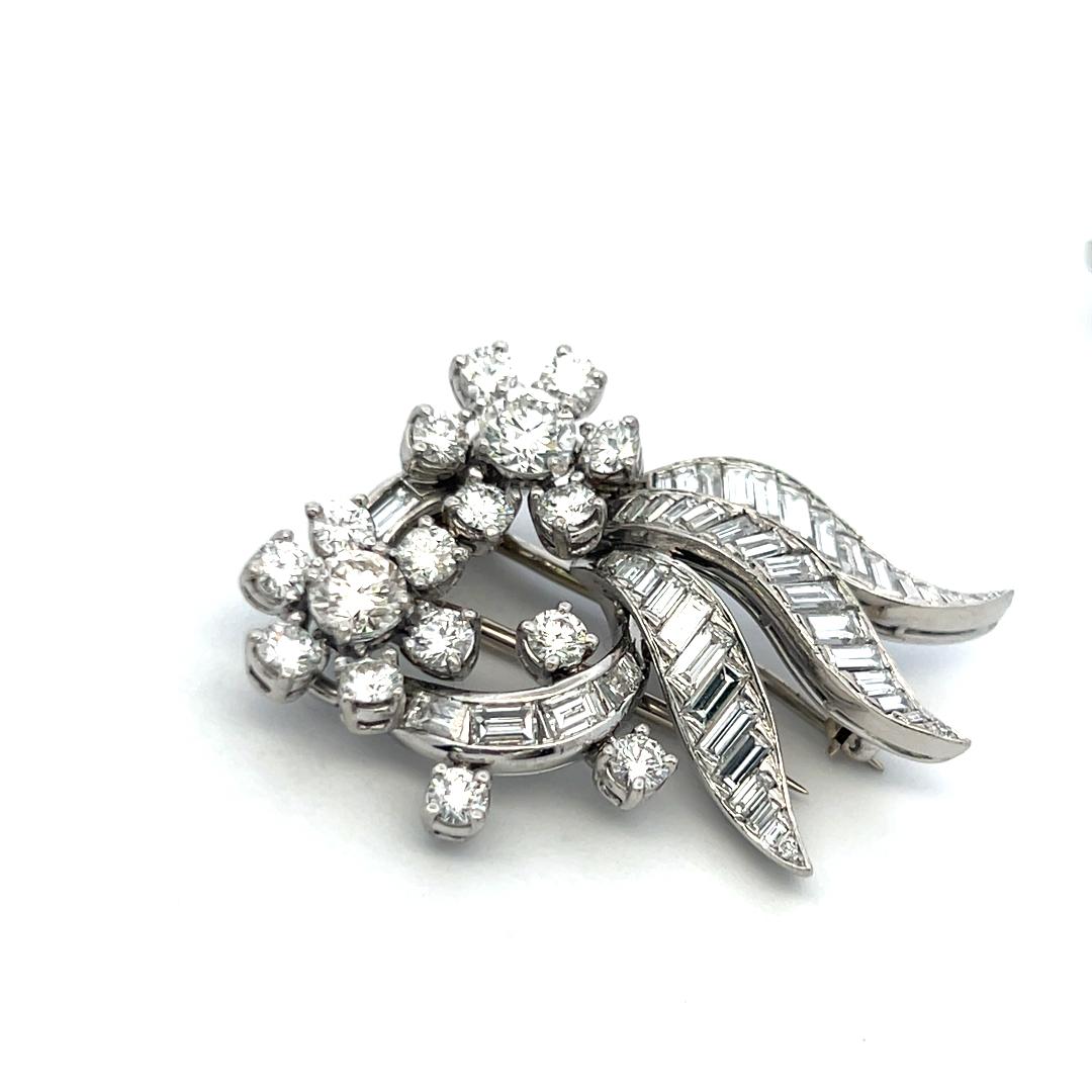 Oscar Heyman Vintage Platinum Double Clip Pin Brooch with 10 Carat Diamonds