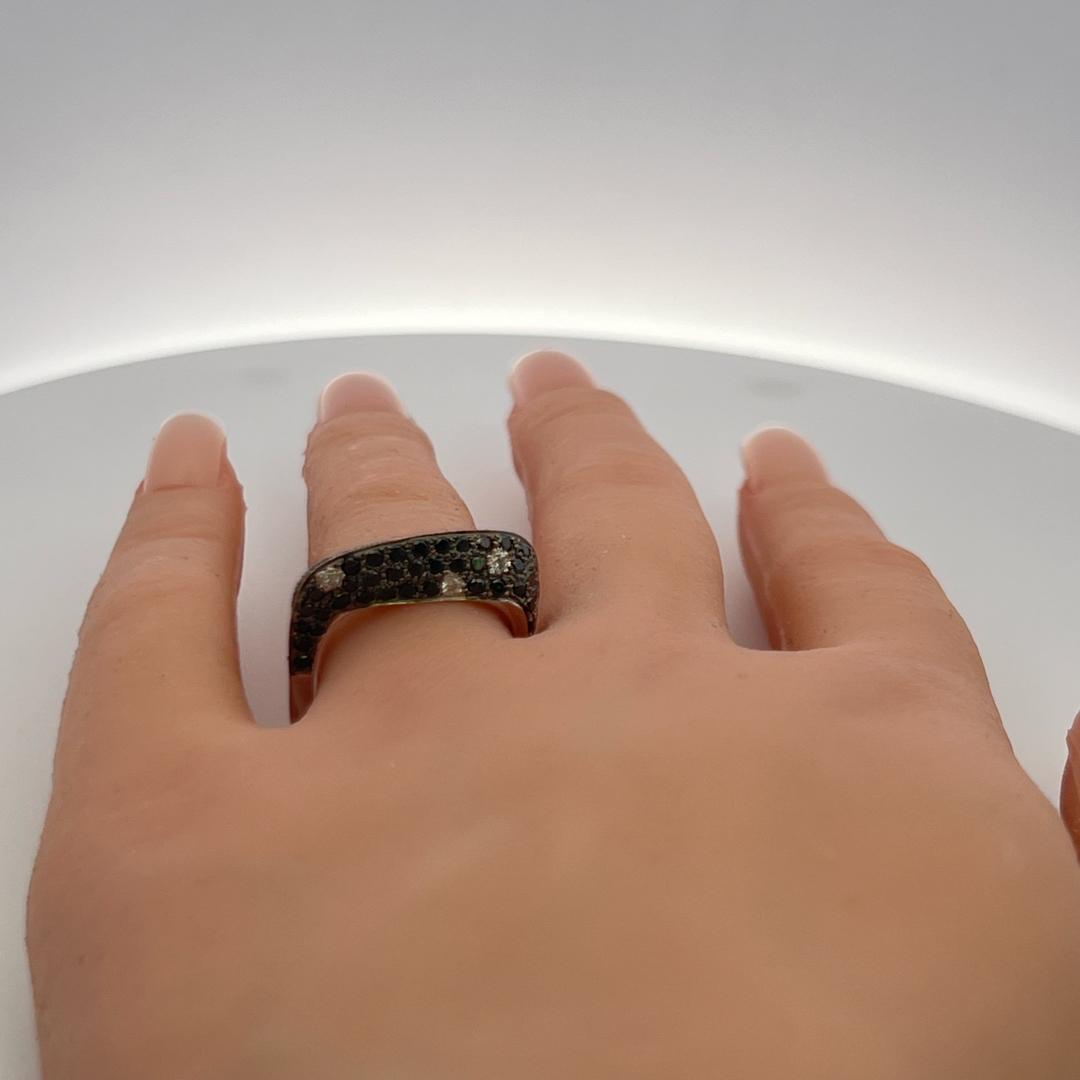 Vintage 18K White Gold Band Ring with 1.38 Carat Round Diamonds Size 7