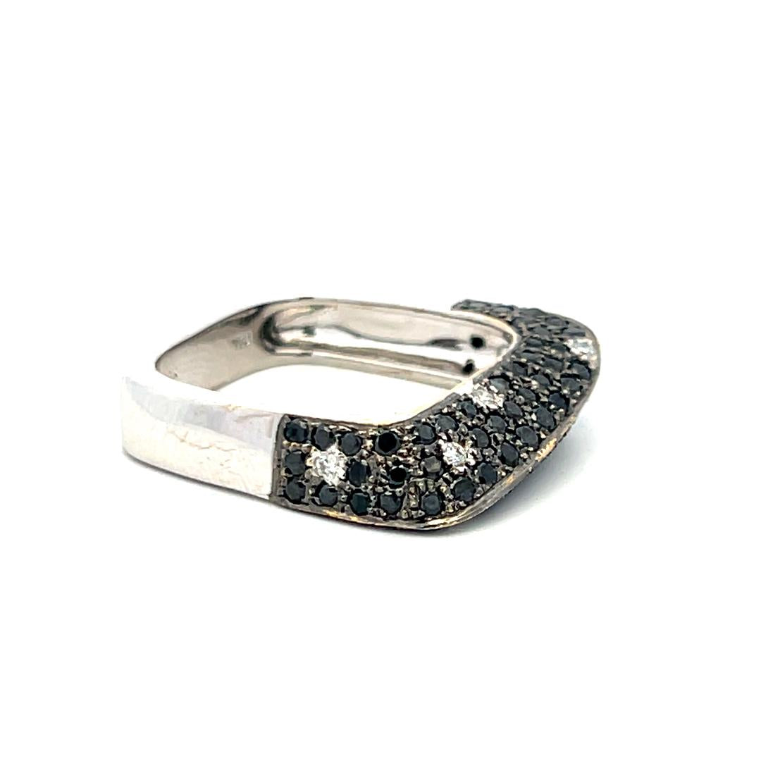Vintage 18K White Gold Band Ring with 1.38 Carat Round Diamonds Size 7