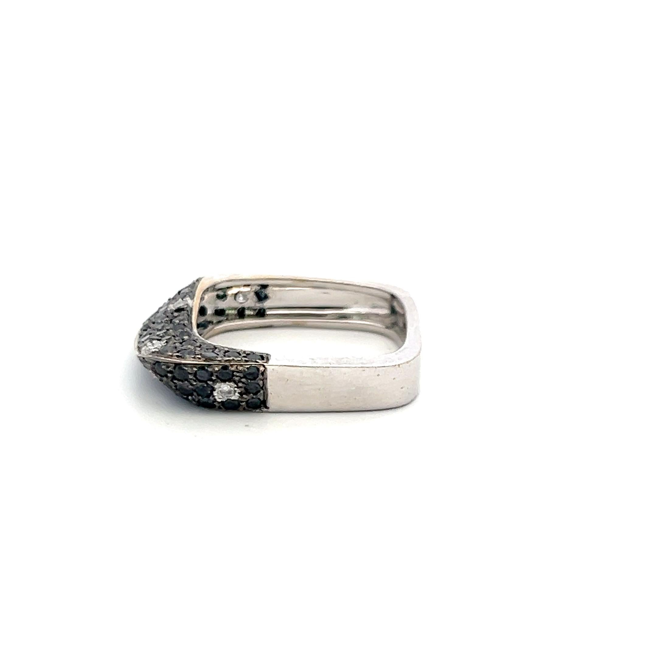 Vintage 18K White Gold Band Ring with 1.38 Carat Round Diamonds Size 7