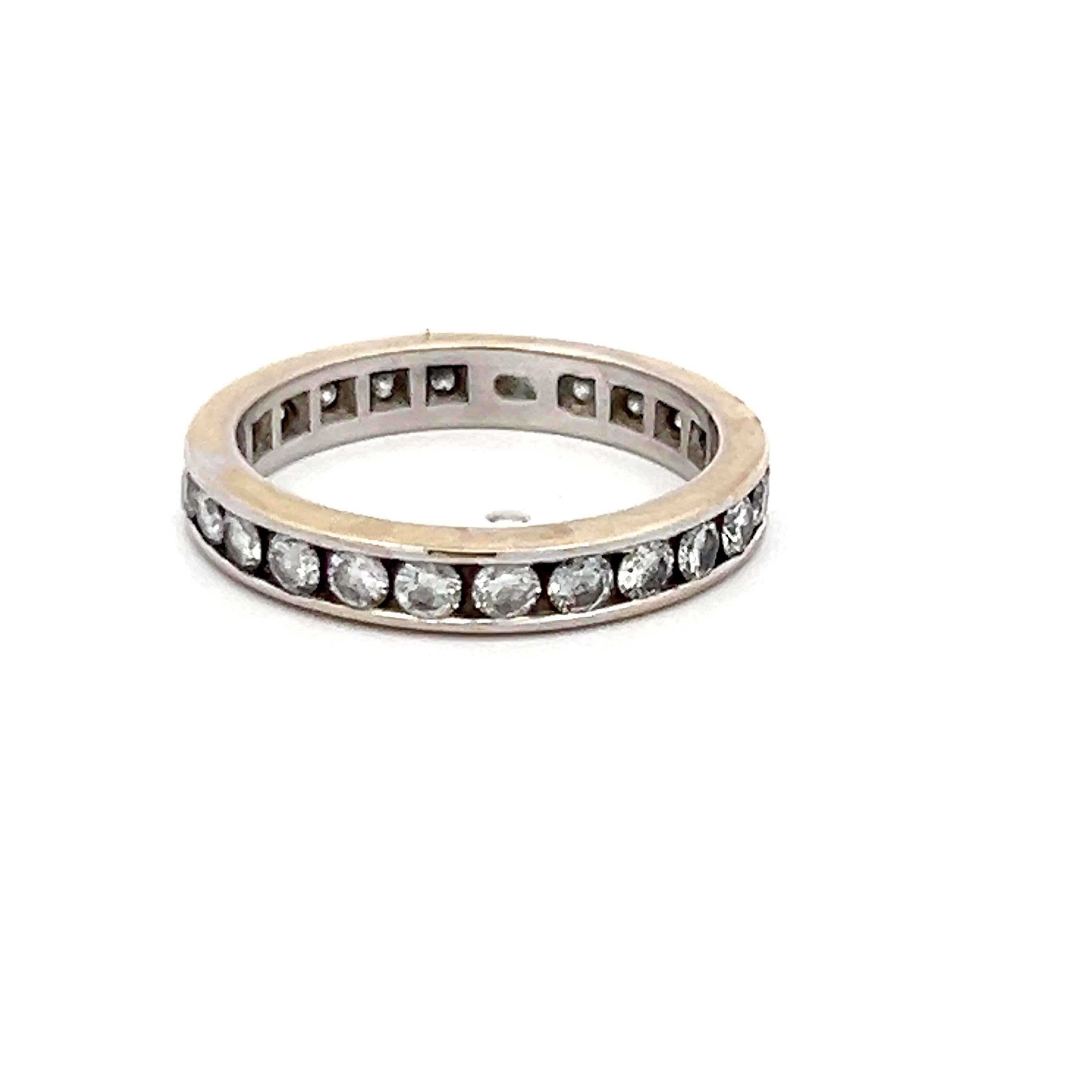 Vintage 18K White Gold Band Ring with 1.5 Carat Round G-VS1 Diamonds Size 5.75