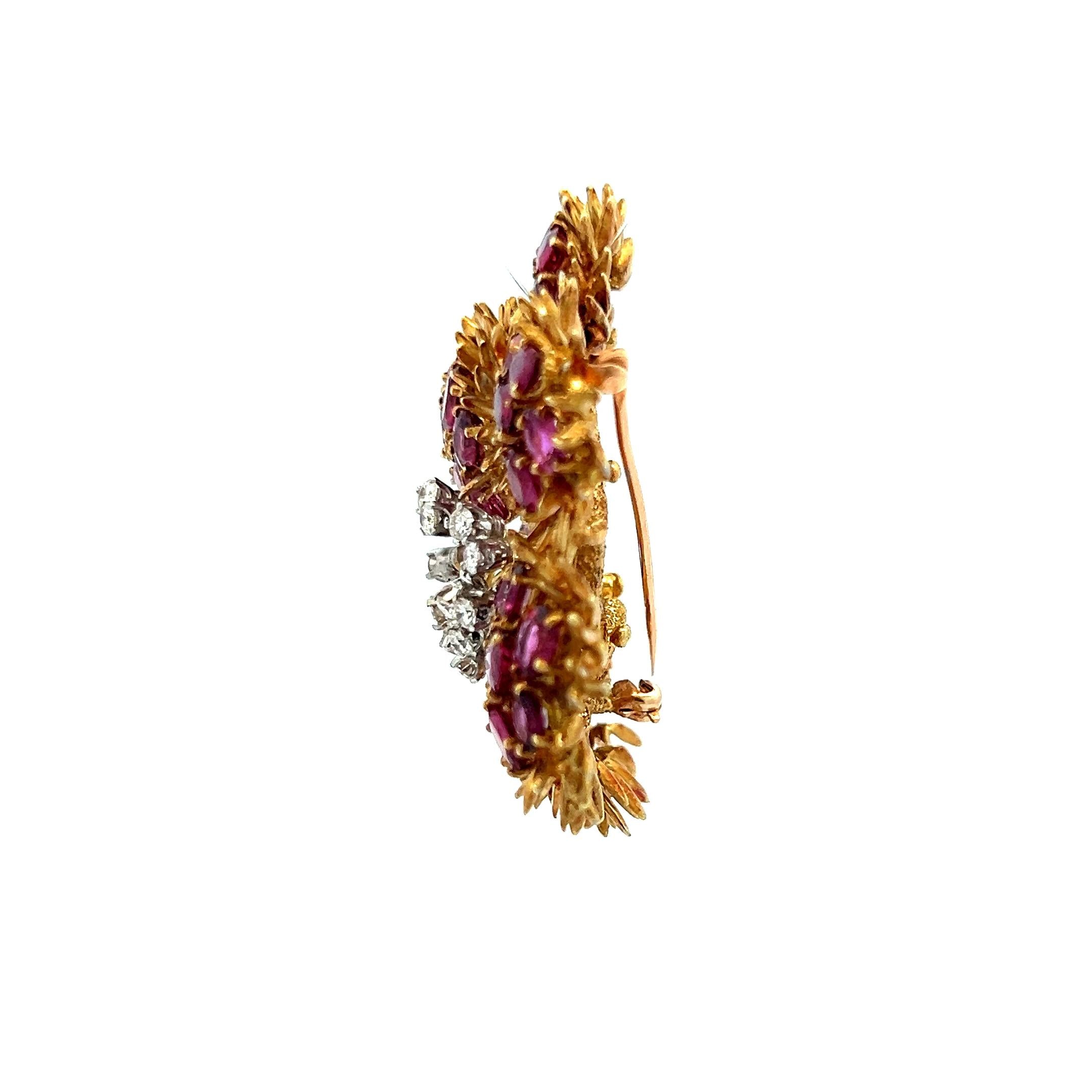 22.00 Carat Ruby 0.30 Carat Round Brilliant Diamond 18K Yellow Gold Pin Brooch