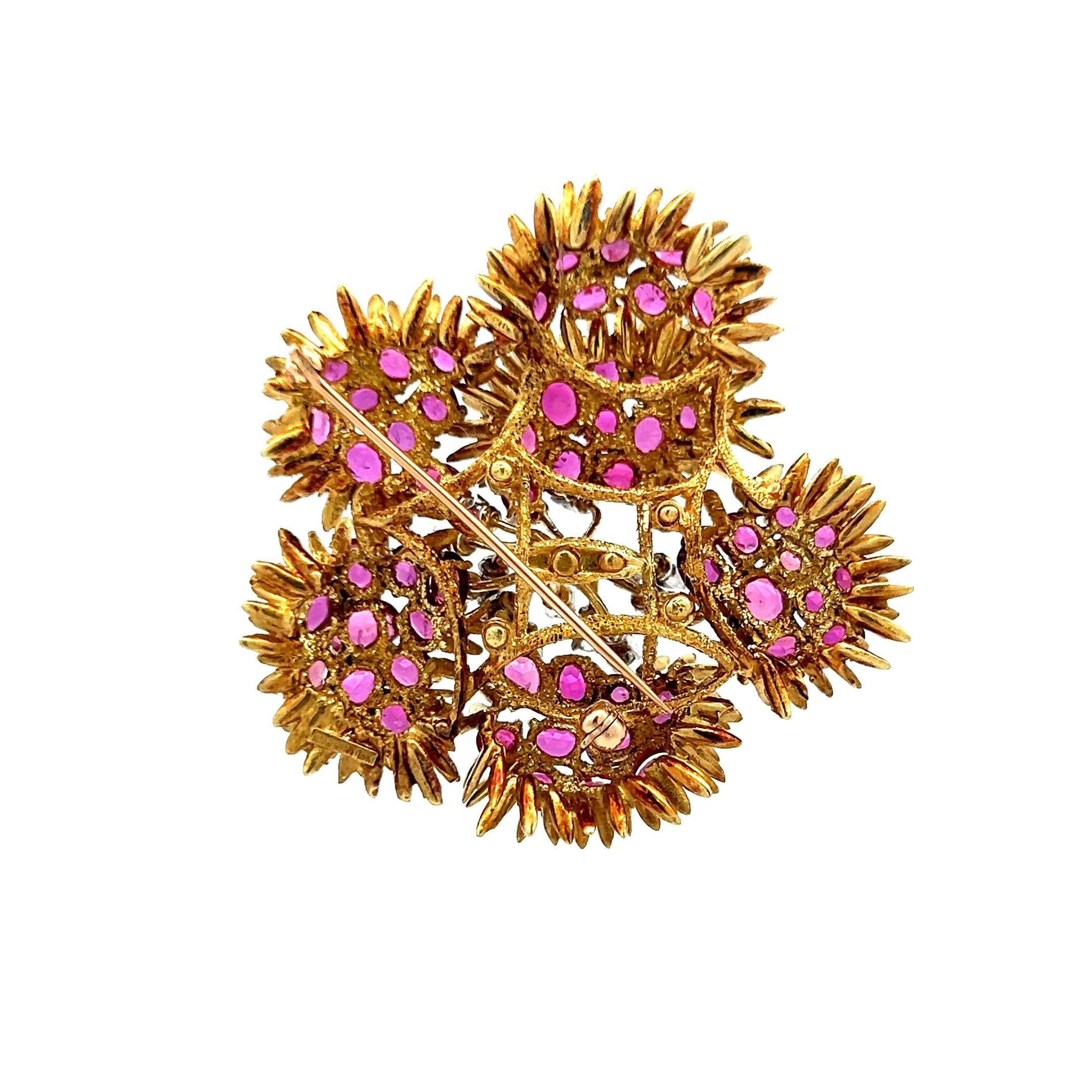 22.00 Carat Ruby 0.30 Carat Round Brilliant Diamond 18K Yellow Gold Pin Brooch