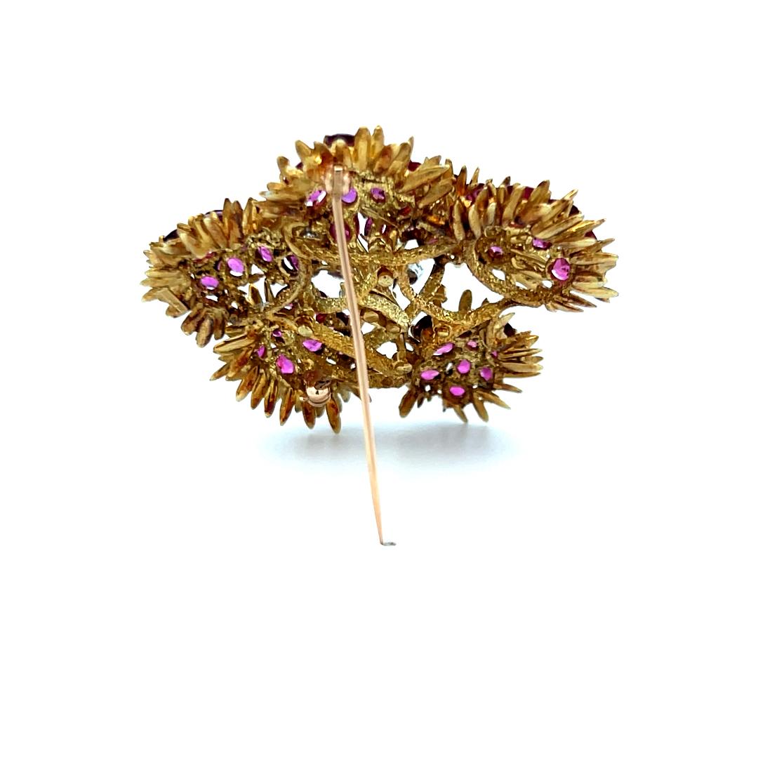 22.00 Carat Ruby 0.30 Carat Round Brilliant Diamond 18K Yellow Gold Pin Brooch