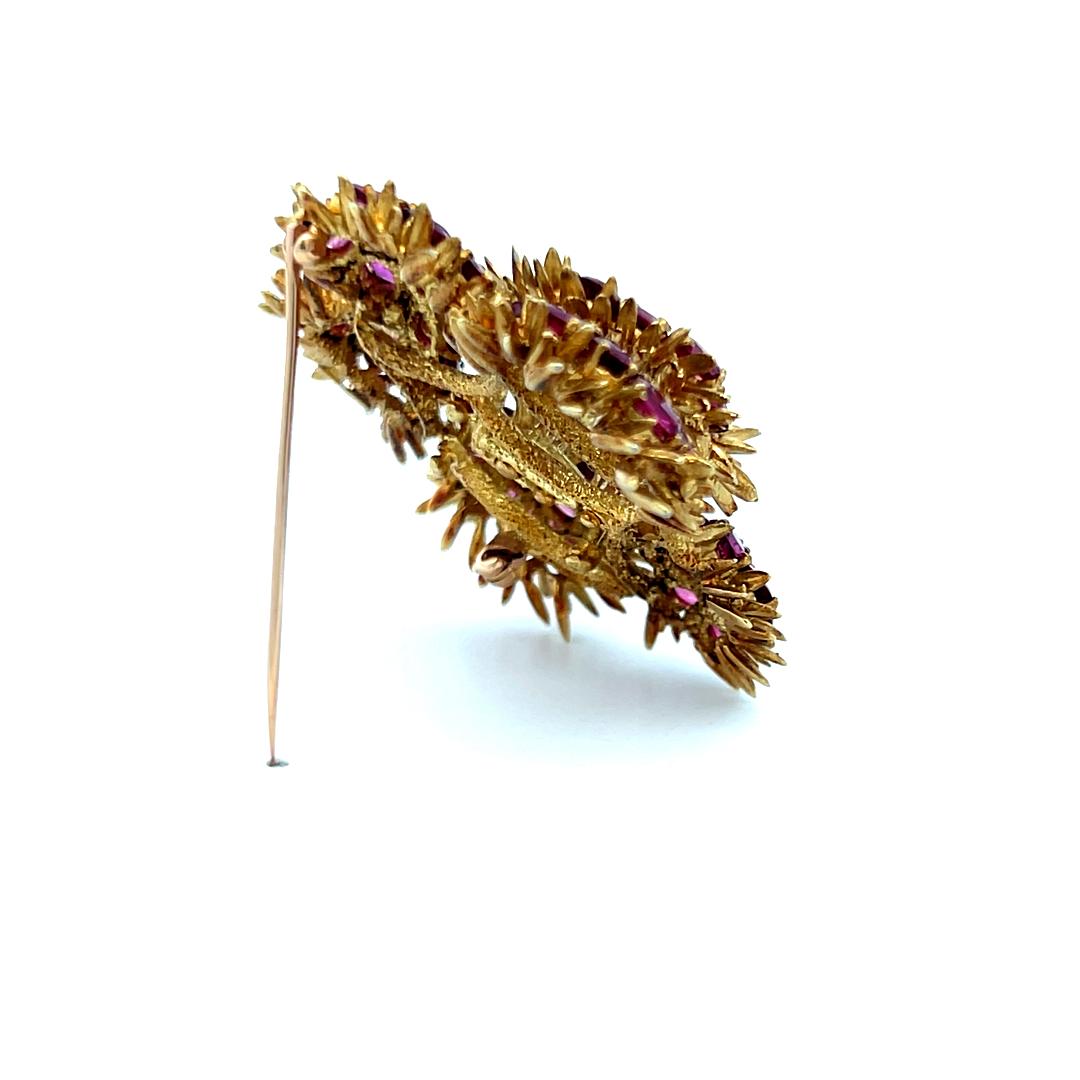 22.00 Carat Ruby 0.30 Carat Round Brilliant Diamond 18K Yellow Gold Pin Brooch