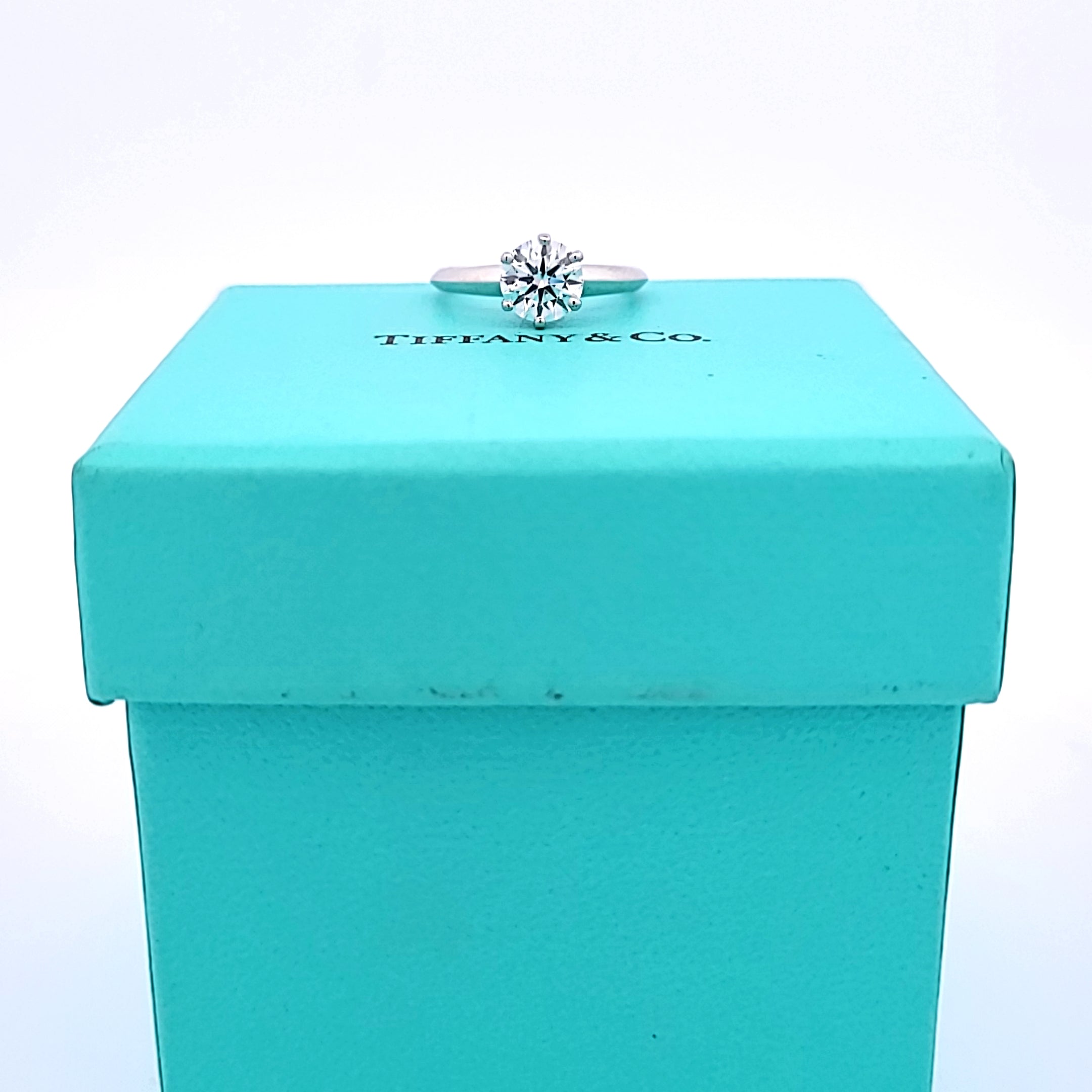 Tiffany & Co 1.04 Carat Round Brilliant G VS1 Diamond Platinum Engagement Ring
