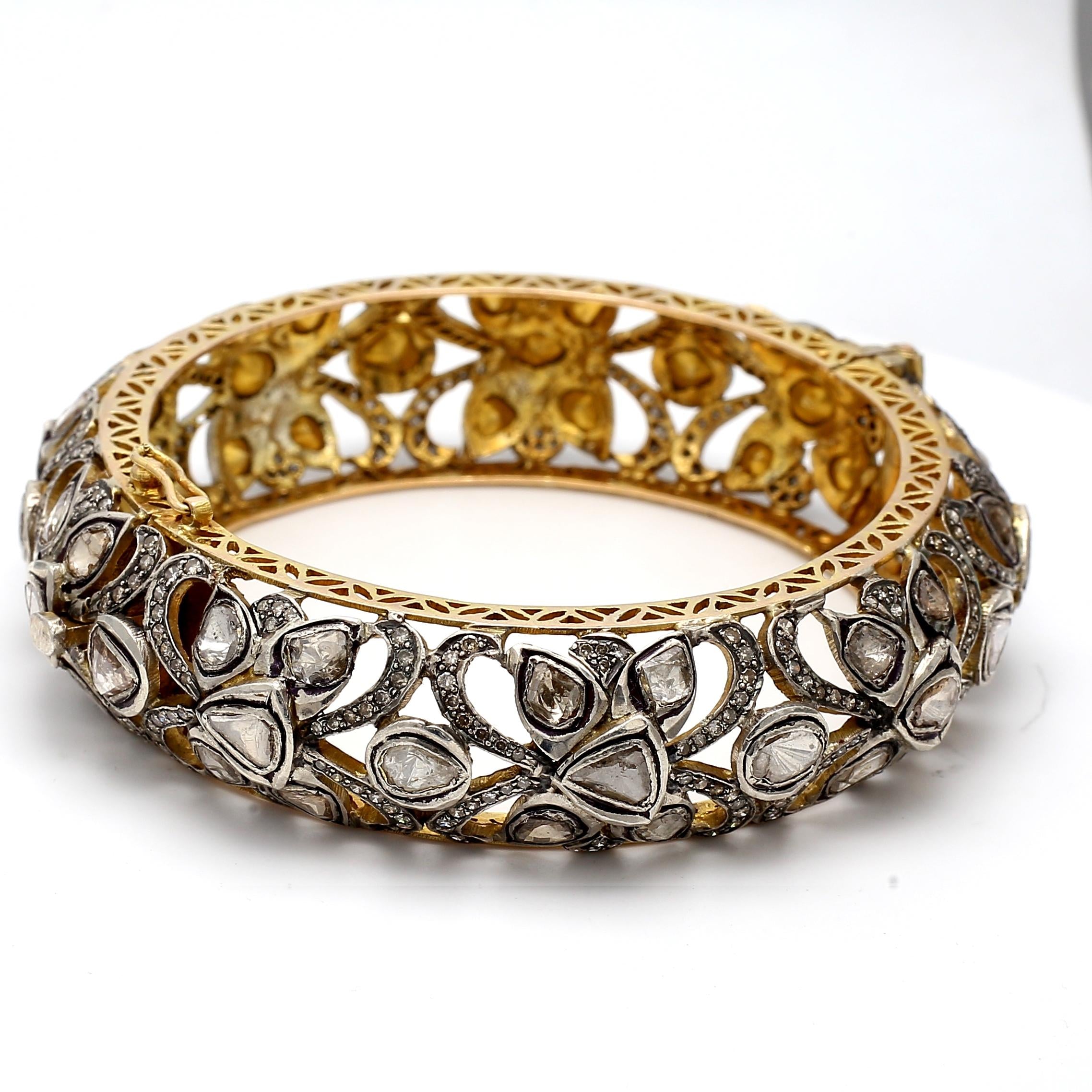 18K Yellow Gold Bangle Bracelet with 16.81 Carat Round & Rose Cut X I1 Diamonds