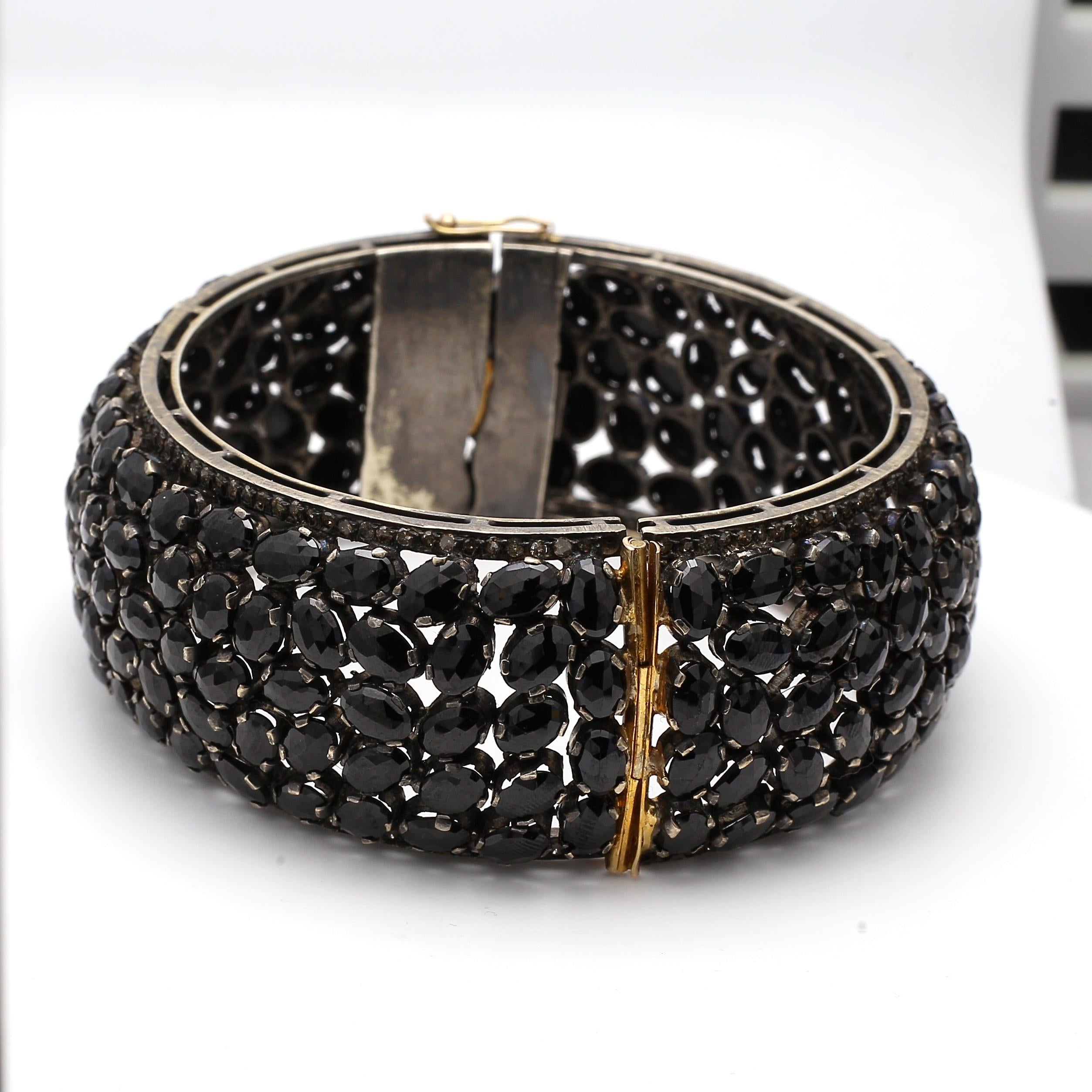 72.00 Carat Oval Black Gemstone Gold & Silver Vintage Estate Bangle Bracelet