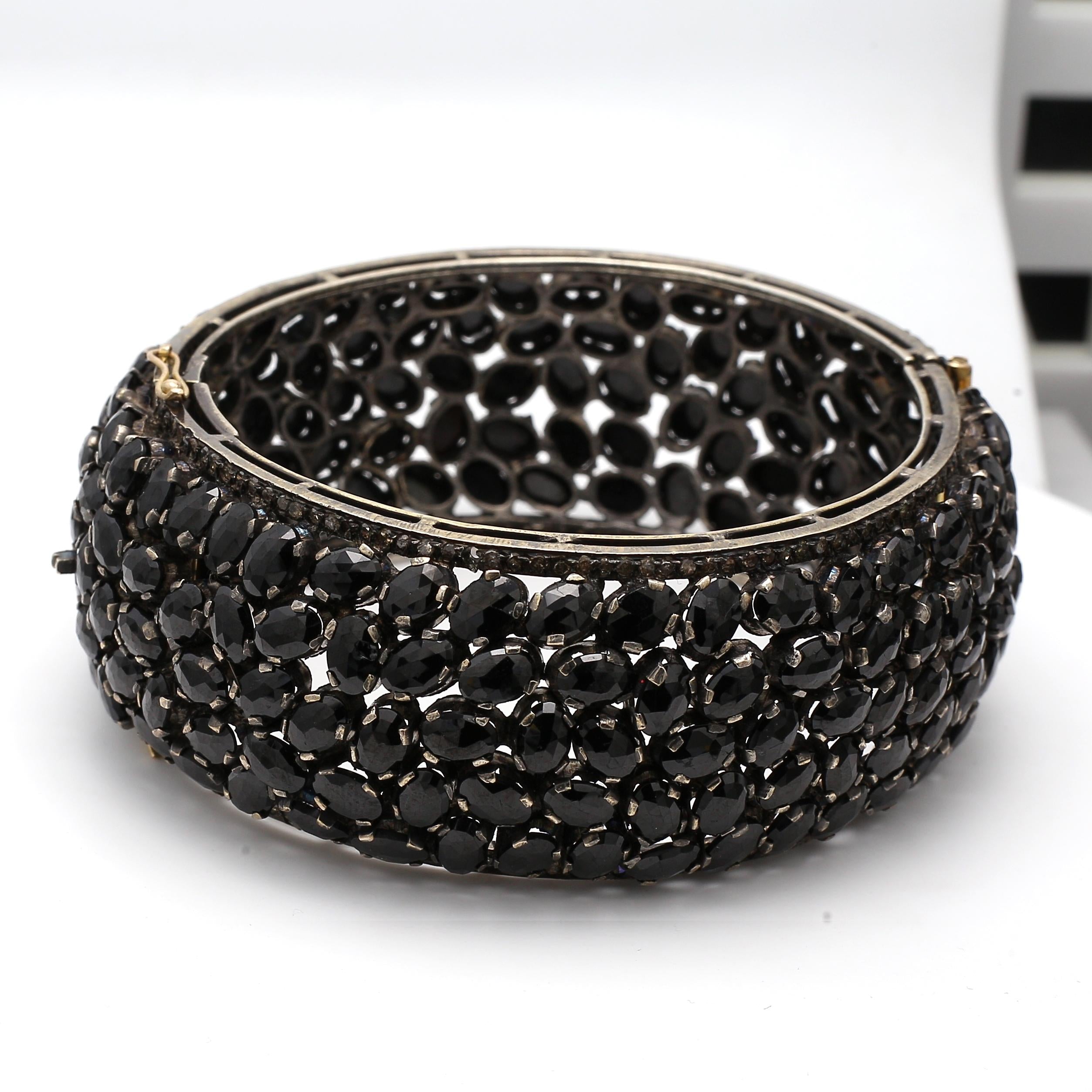 72.00 Carat Oval Black Gemstone Gold & Silver Vintage Estate Bangle Bracelet
