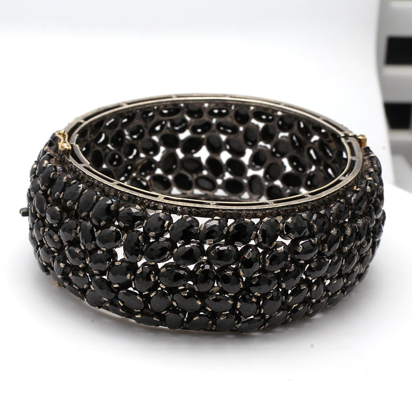 72.00 Carat Oval Black Gemstone Gold & Silver Vintage Estate Bangle Bracelet