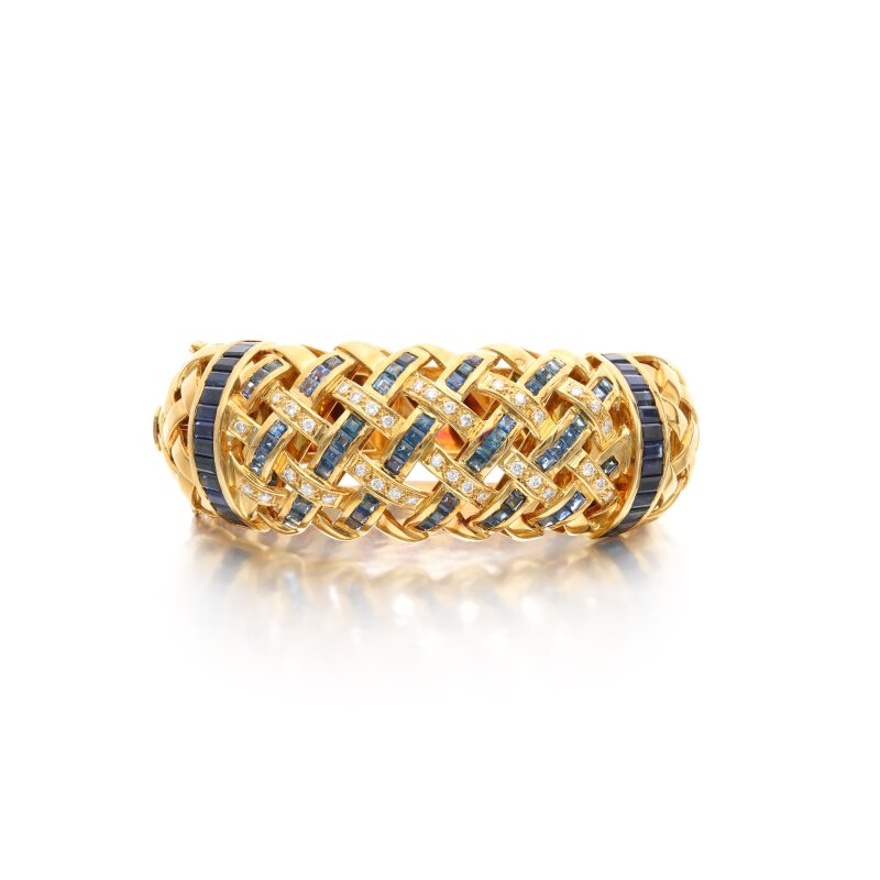 12.50 Carat Sapphire 1.00 Carat Diamond 18 Karat Yellow Gold Bangle Bracelet