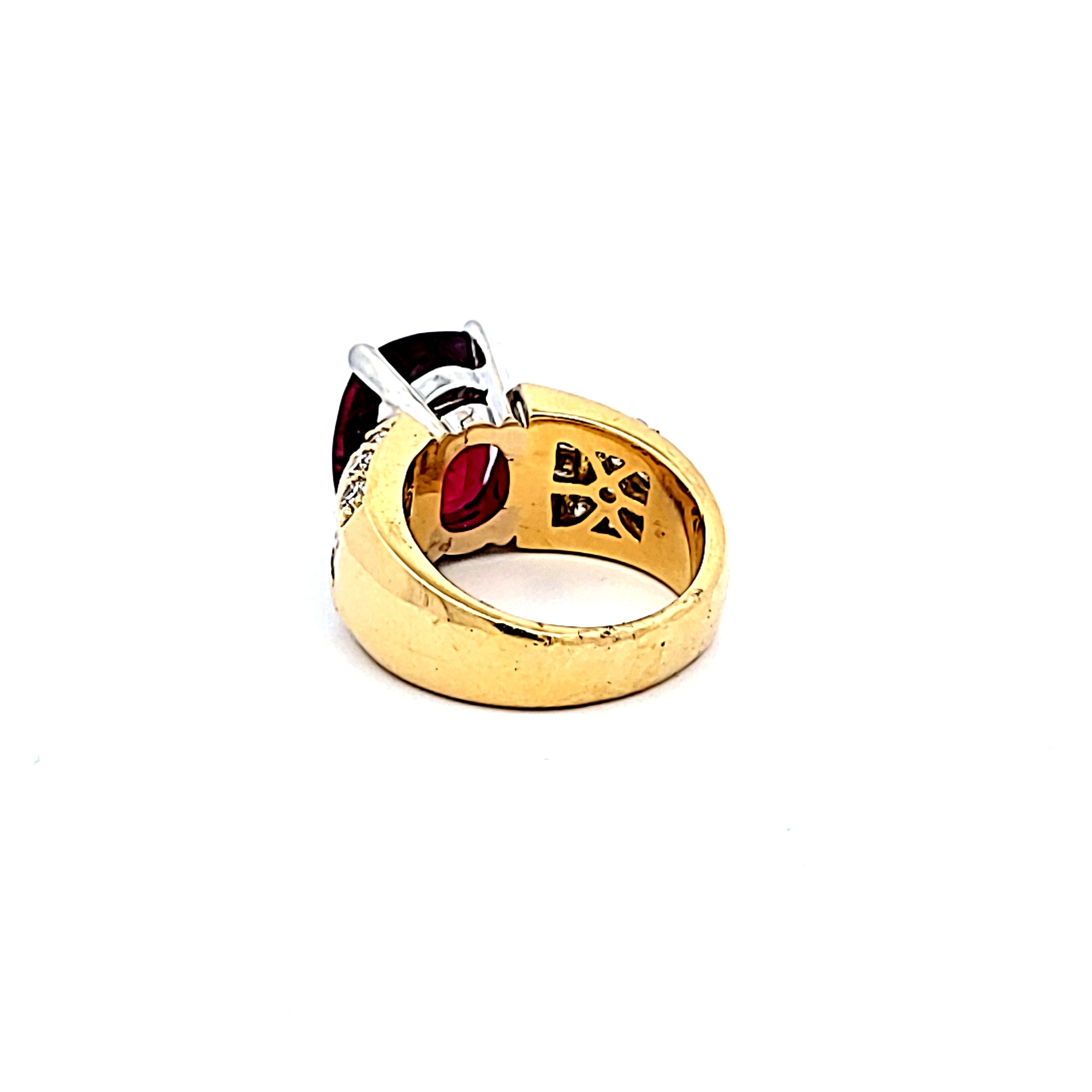 10.00 Carat Tourmaline 1.65 Carat Diamond 18 Karat Yellow Gold Gems Stone Ring