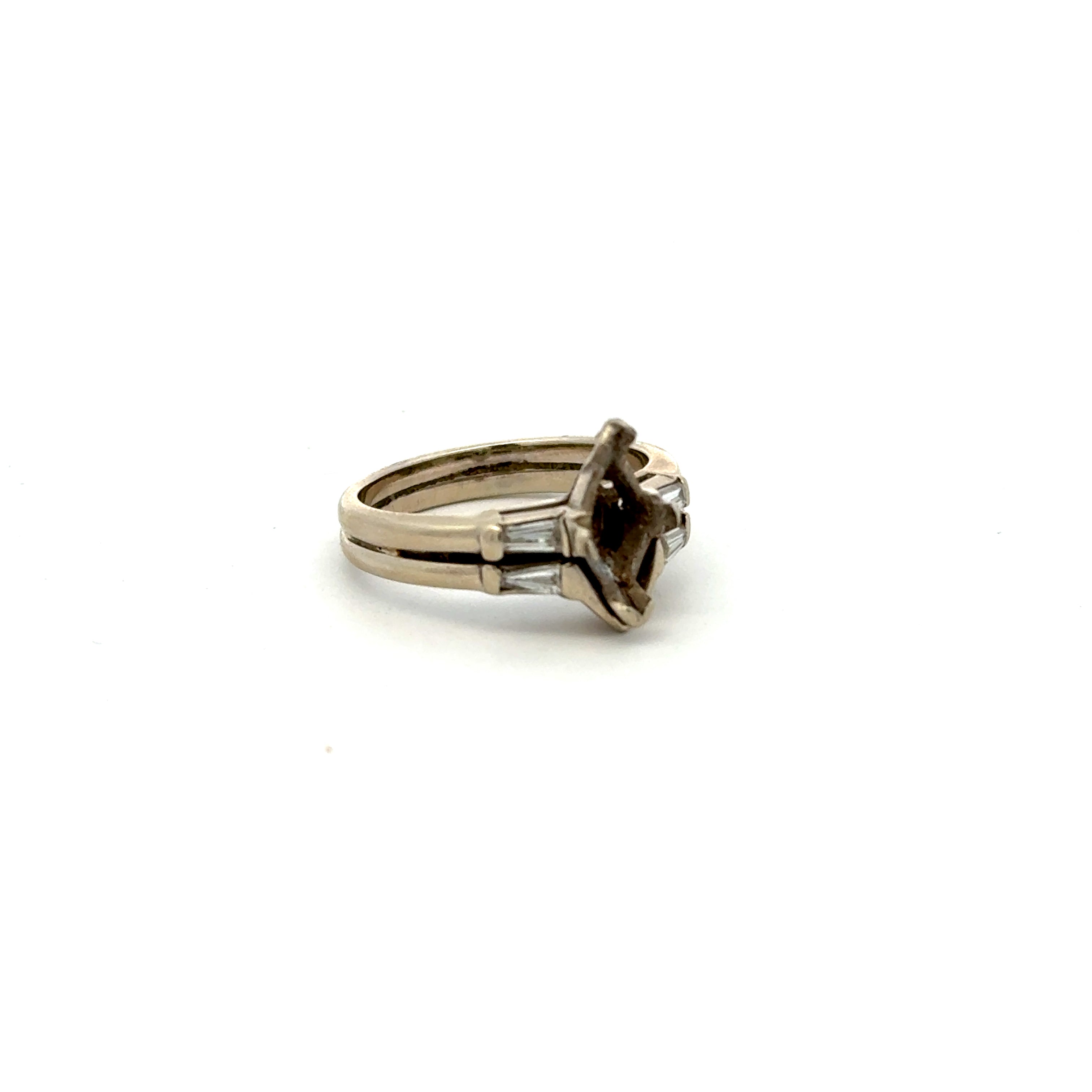 0.24 Carat Tapered Baguette Shape I SI1 Diamond 14 Karat White Gold Semi Mounting Ring