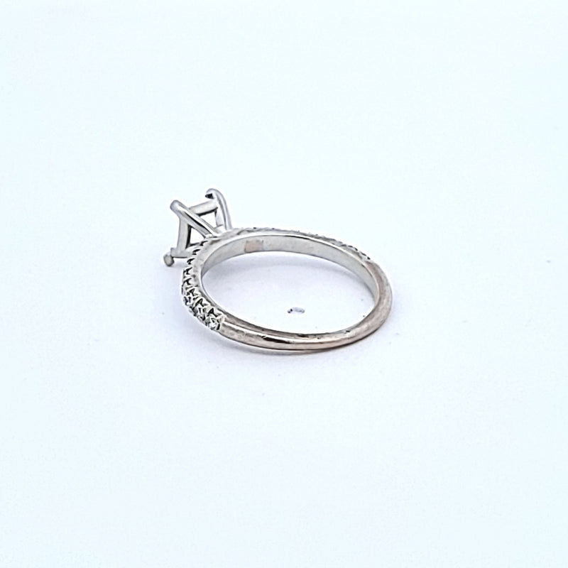 0.80 Carat Round Brilliant Diamond 14 Karat White Gold Semi Mount Ring