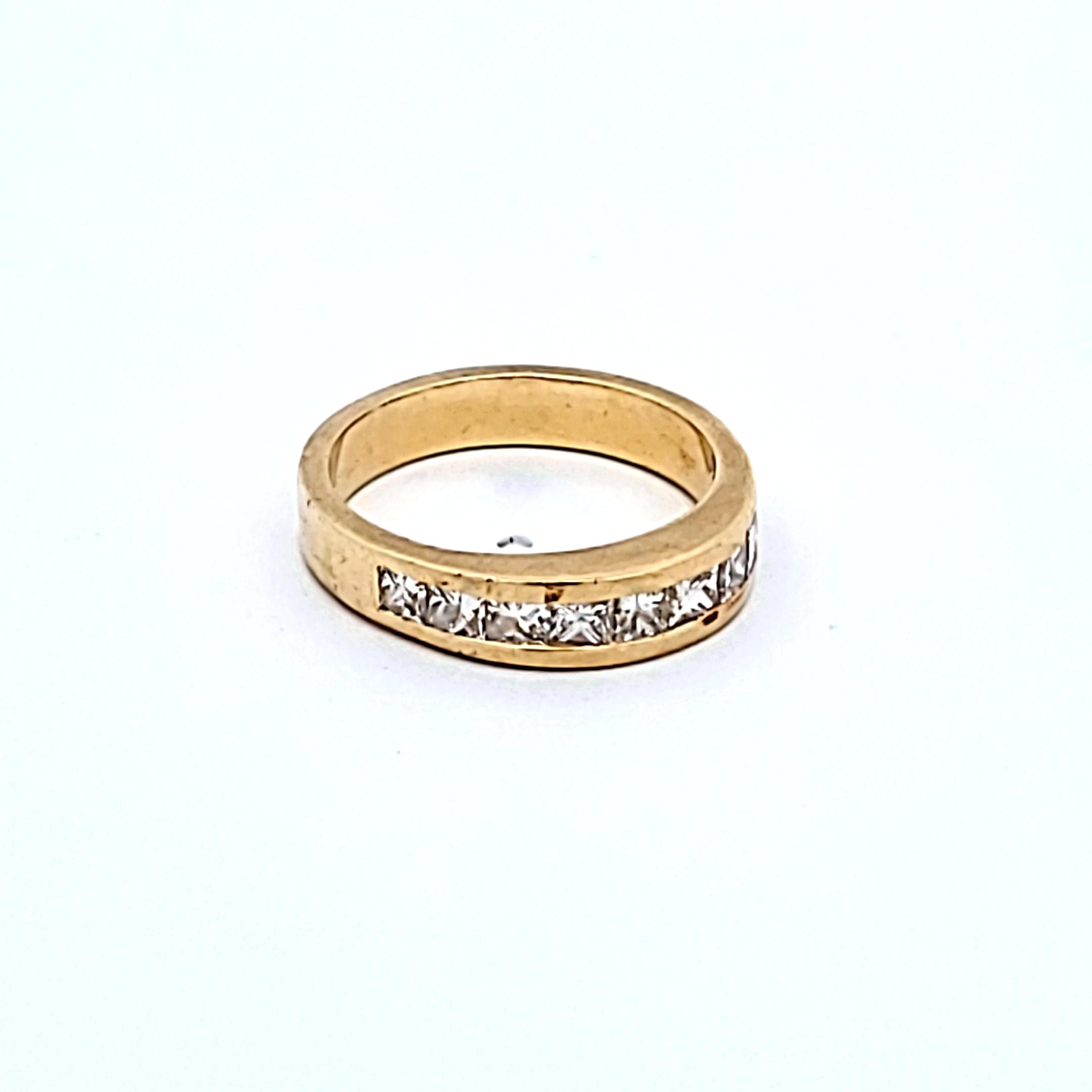 14K Yellow Gold Band Ring with 0.75 Carat Princess Cut G-VS1 Diamonds Size 6