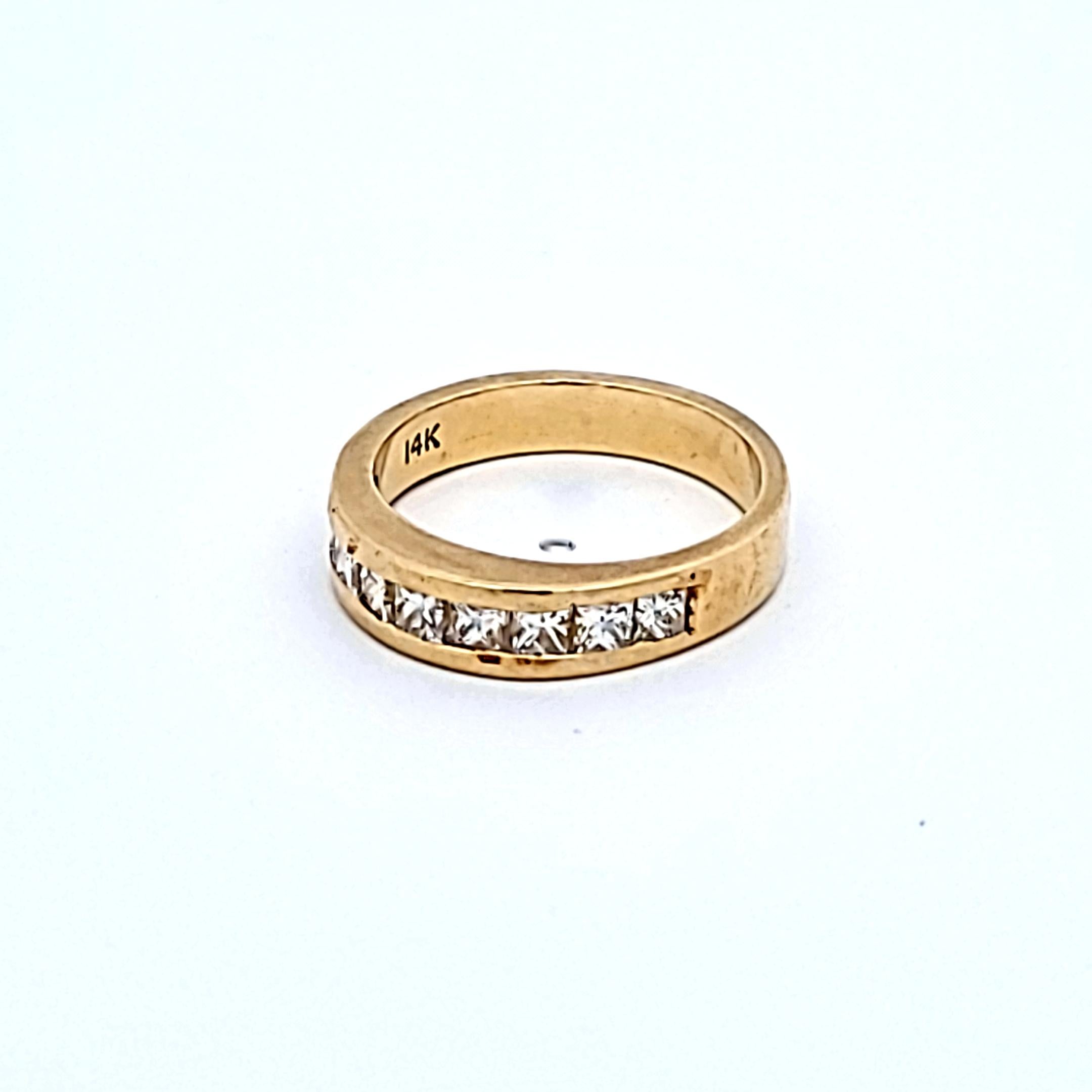 14K Yellow Gold Band Ring with 0.75 Carat Princess Cut G-VS1 Diamonds Size 6
