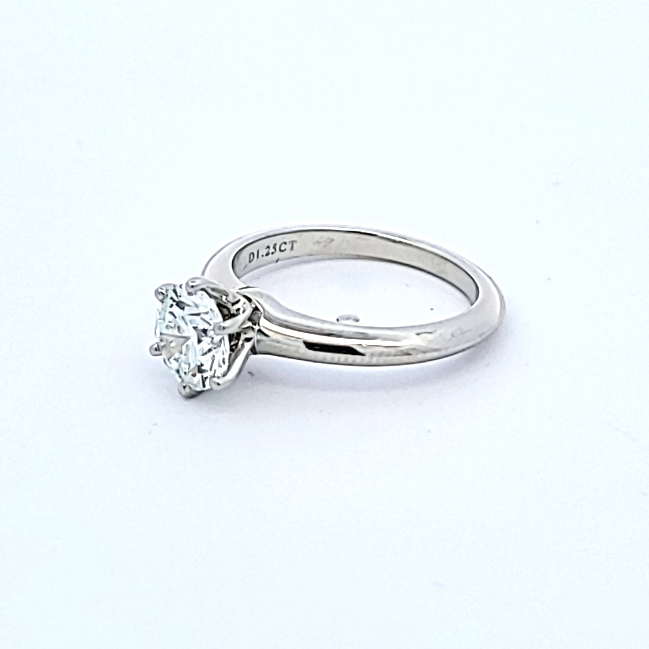 Tiffany & Co 1.25 Carat Round Brilliant G VS1 Diamond Platinum Engagement Ring