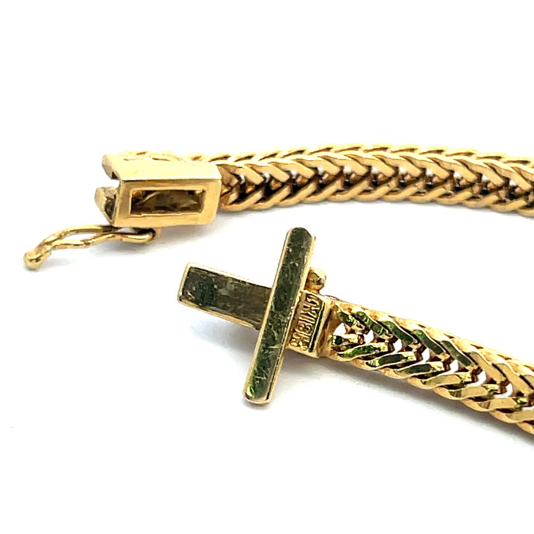18K Yellow Gold Pendant Necklace with 0.75ct Round Diamonds & 1ct Onyx