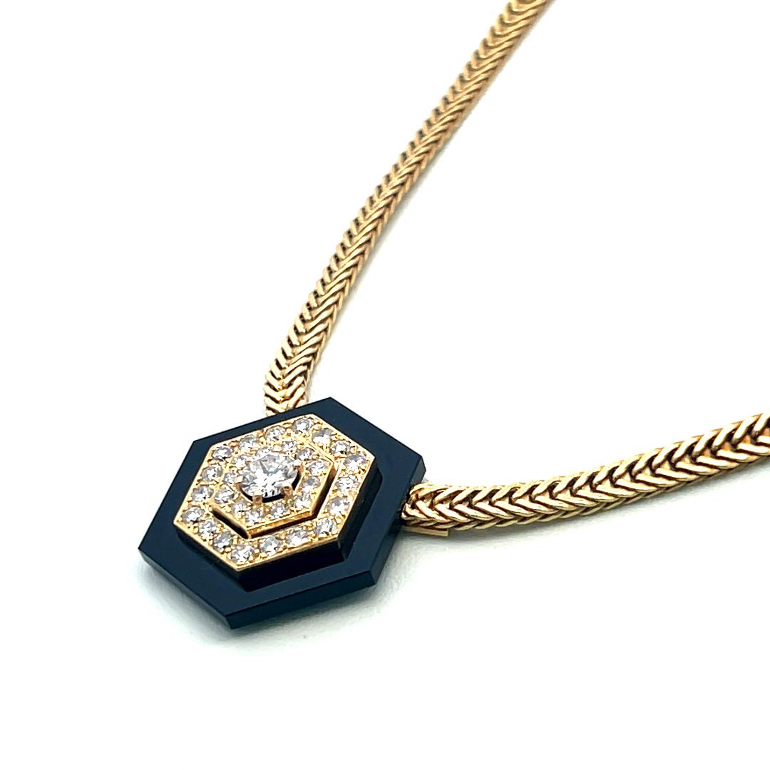 18K Yellow Gold Pendant Necklace with 0.75ct Round Diamonds & 1ct Onyx