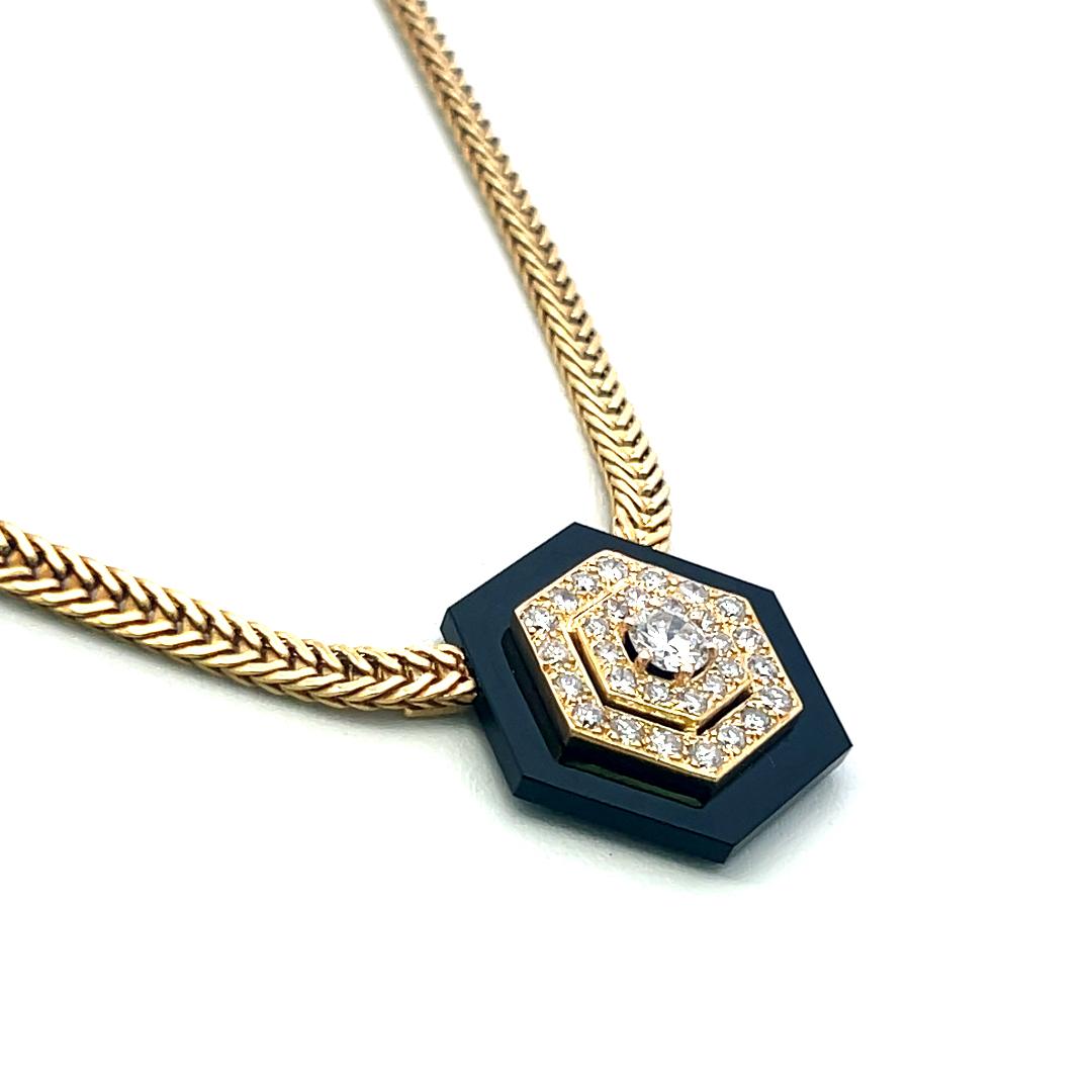 18K Yellow Gold Pendant Necklace with 0.75ct Round Diamonds & 1ct Onyx