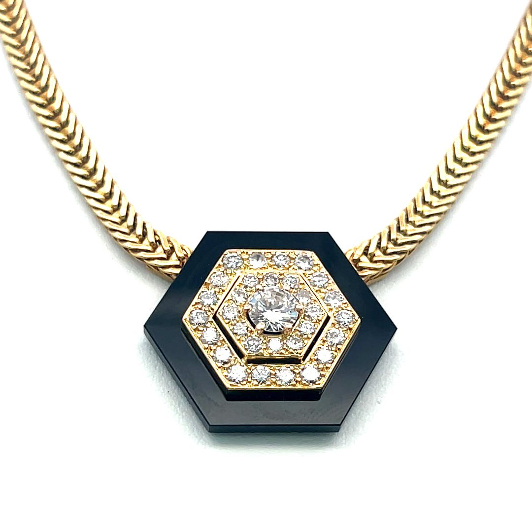 18K Yellow Gold Pendant Necklace with 0.75ct Round Diamonds & 1ct Onyx