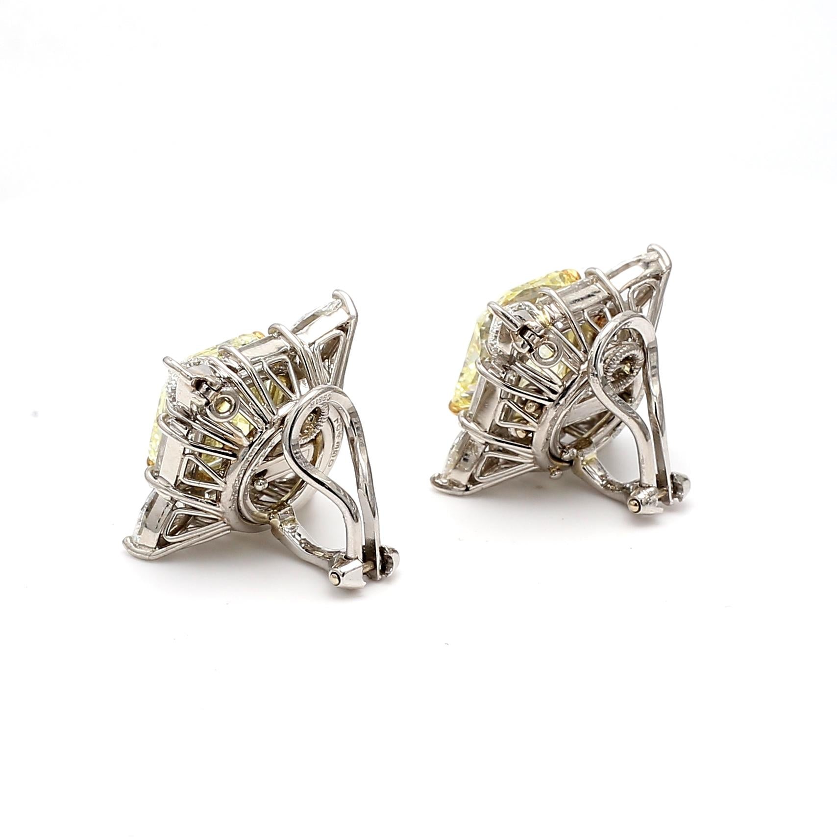 Oscar Heyman 13.72 Carat Radiant Fancy Yellow Diamond Platinum Clip on Earrings
