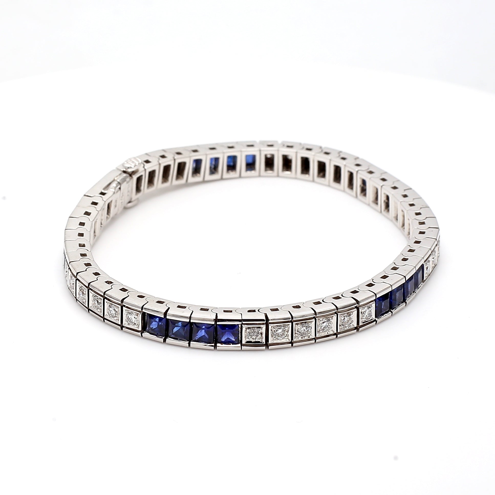 5.00 Carat Sapphire 1.02 Carat Round Diamond 18 Karat White Gold Tennis Bracelet