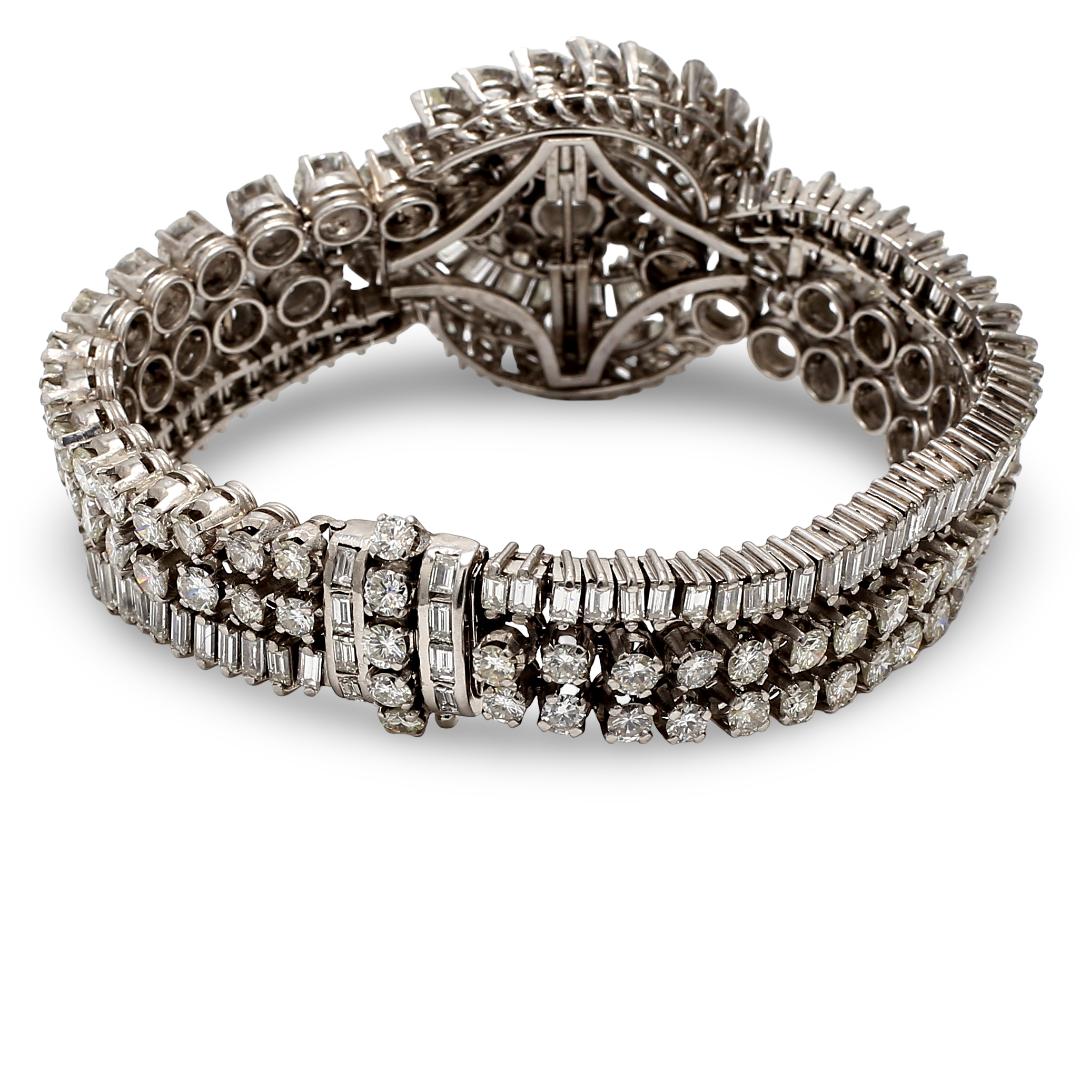 Vintage Platinum Art-Deco Bracelet with 30 Carat Mixed Shape F-VS1 Diamonds 7 IN