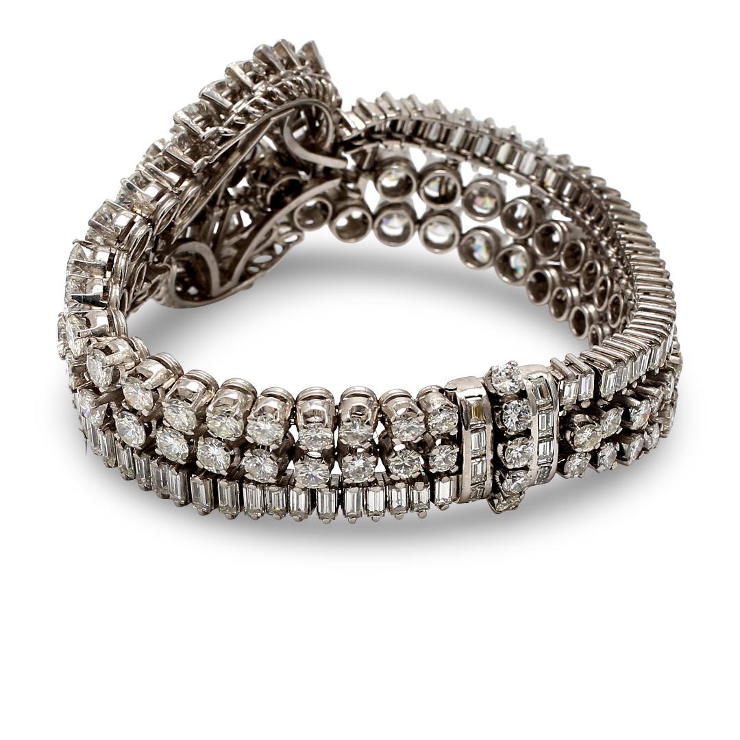 Vintage Platinum Art-Deco Bracelet with 30 Carat Mixed Shape F-VS1 Diamonds 7 IN