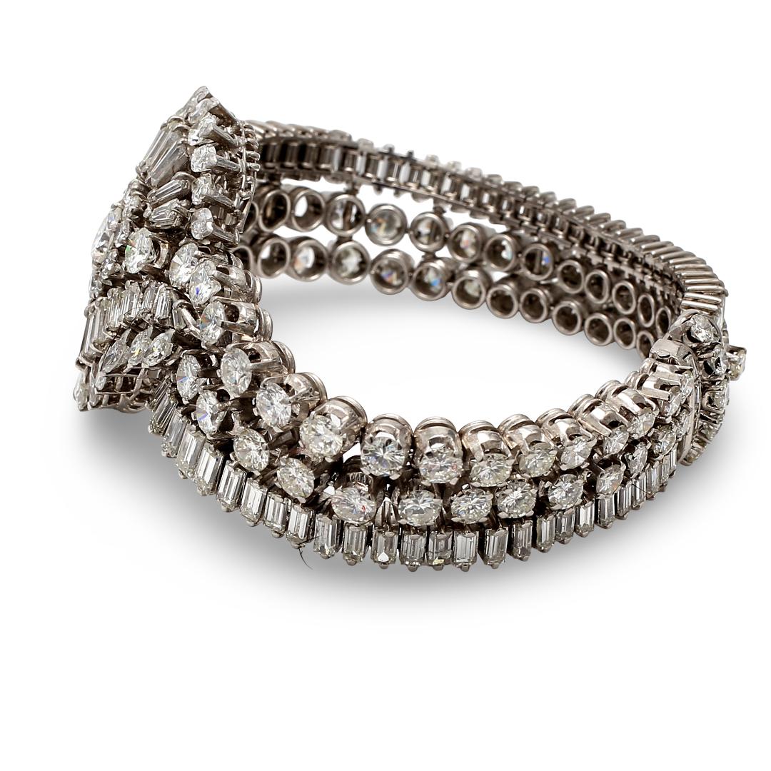 Vintage Platinum Art-Deco Bracelet with 30 Carat Mixed Shape F-VS1 Diamonds 7 IN