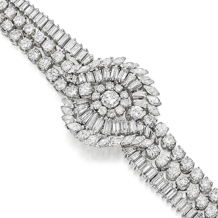Vintage Platinum Art-Deco Bracelet with 30 Carat Mixed Shape F-VS1 Diamonds 7 IN
