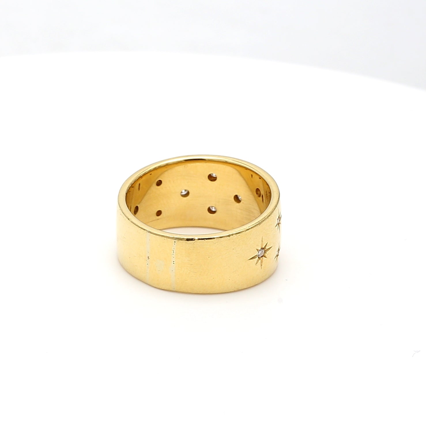 0.20 Carat Round Brilliant I SI1 Diamond 18 Karat Yellow Gold Band Ring