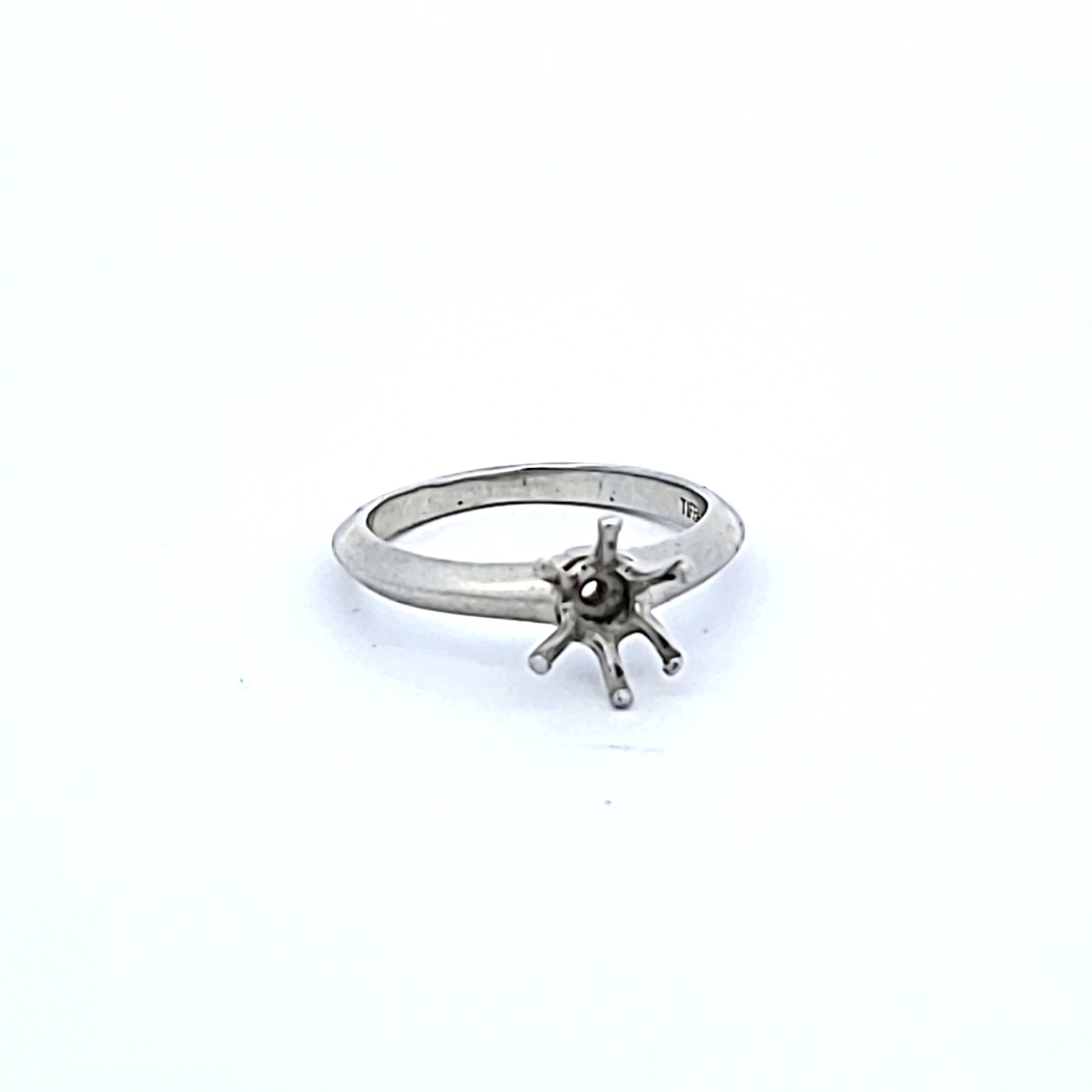 Tiffany & Co Vintage 3.50 Grams Size 4 Platinum Semi Mount Ring
