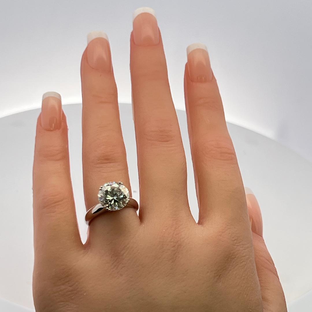 4.33 Carat Round Brilliant I SI2 Diamond Platinum Engagement Ring