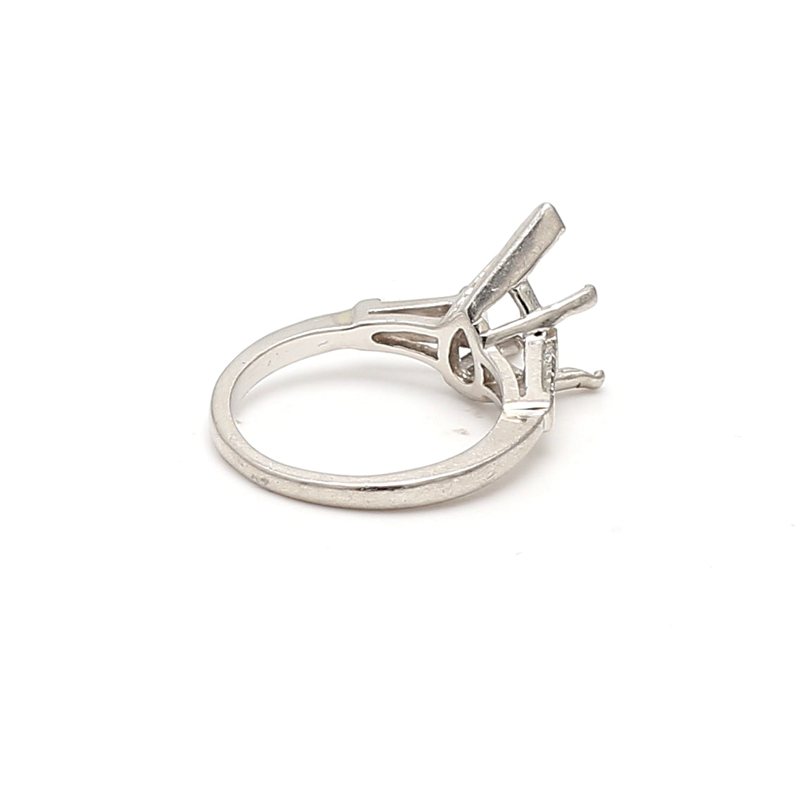 0.35 Carat Tapered Baguette Shape G VS1 Diamond Platinum Semi Mount Ring