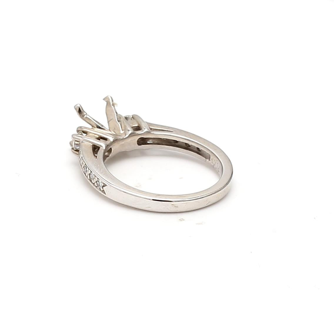 18K White Gold Semi Mount Ring with 0.28ct Round G VS2 Diamonds Fits 6.82x6.69mm