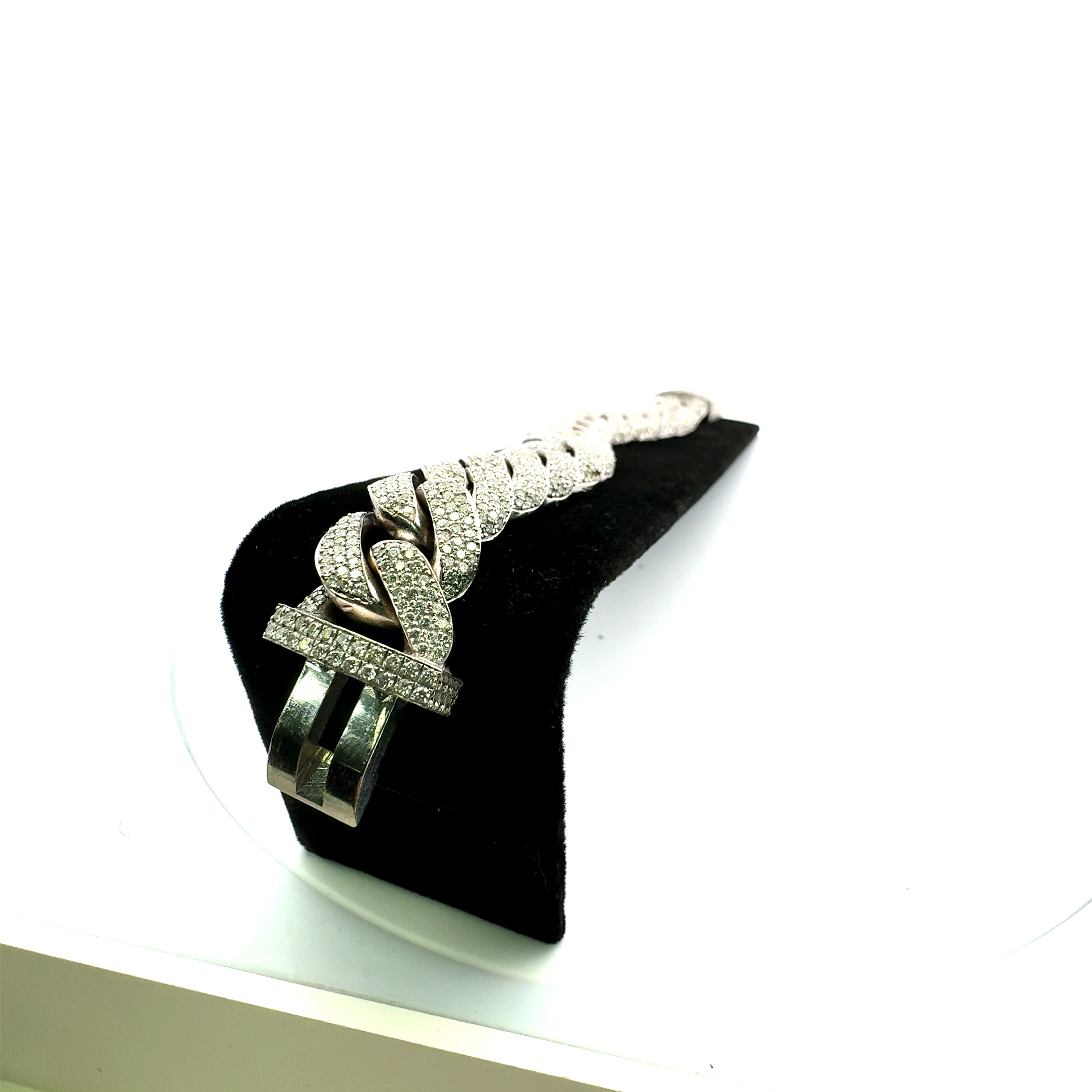 28.00 Carat Round Brilliant and Emerald Cut Diamond Platinum Link Bracelet