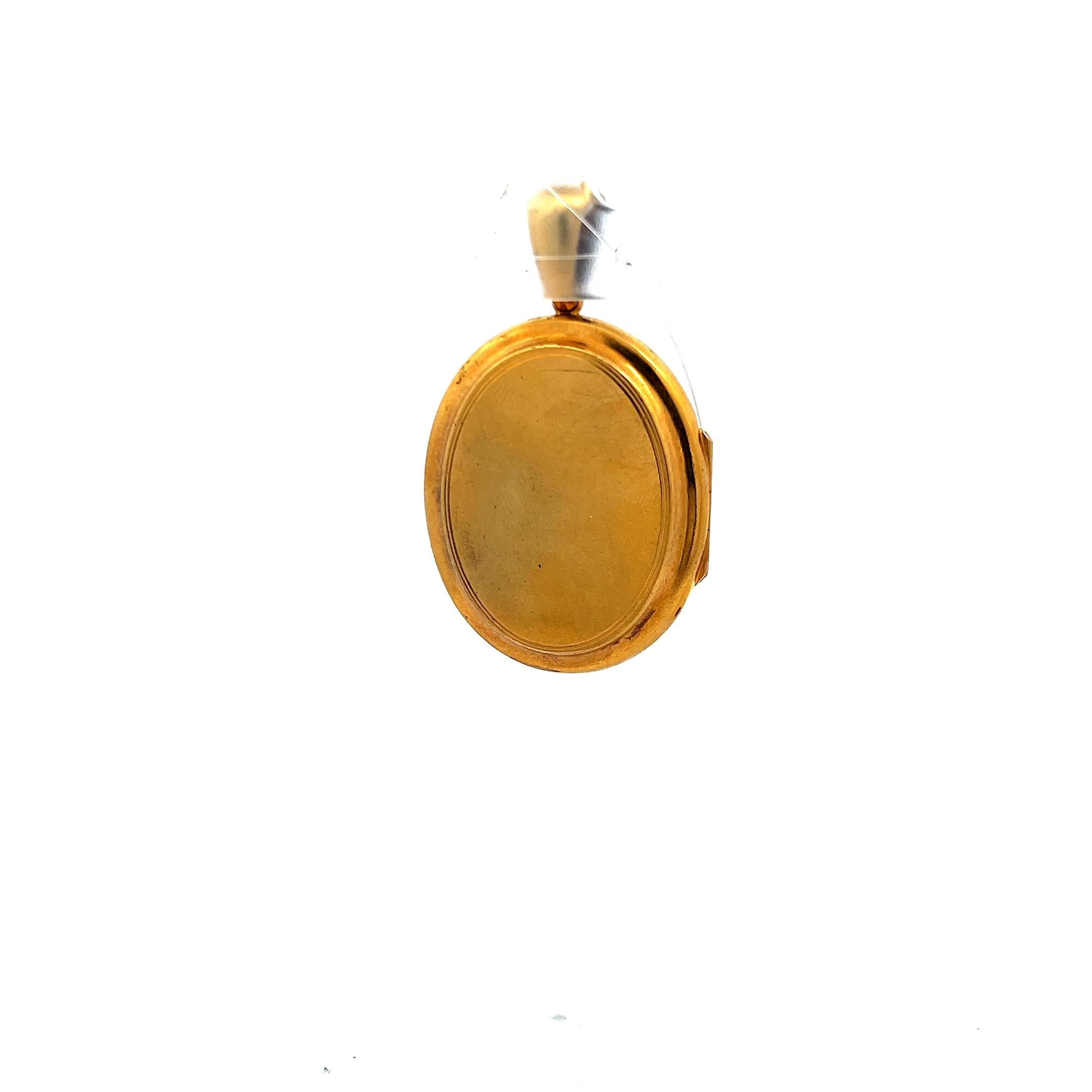Antique 18 Karat Yellow Gold Locket with 0.25 Carat Greb and 1.2-1.7 MM Pearl