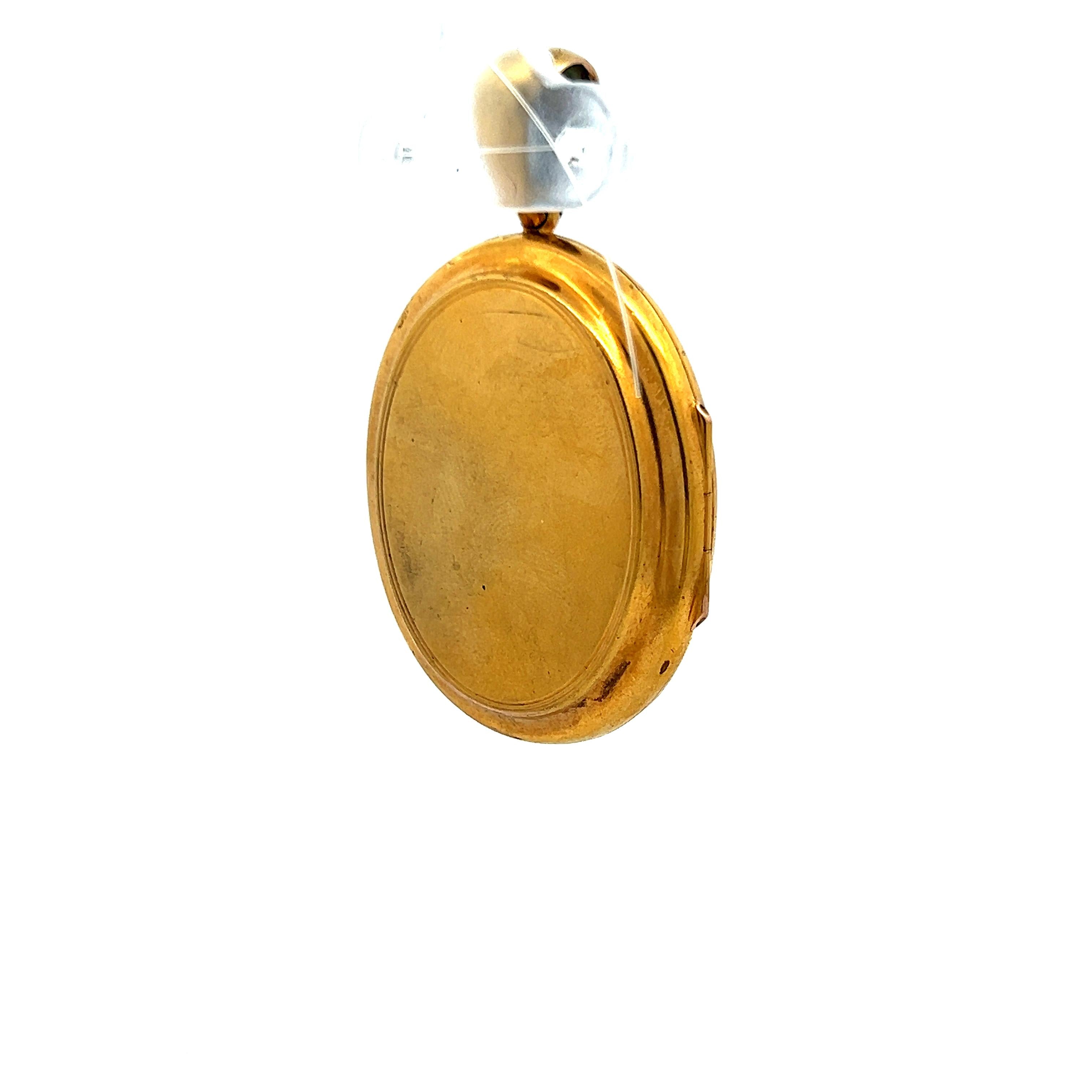 Antique 18 Karat Yellow Gold Locket with 0.25 Carat Greb and 1.2-1.7 MM Pearl